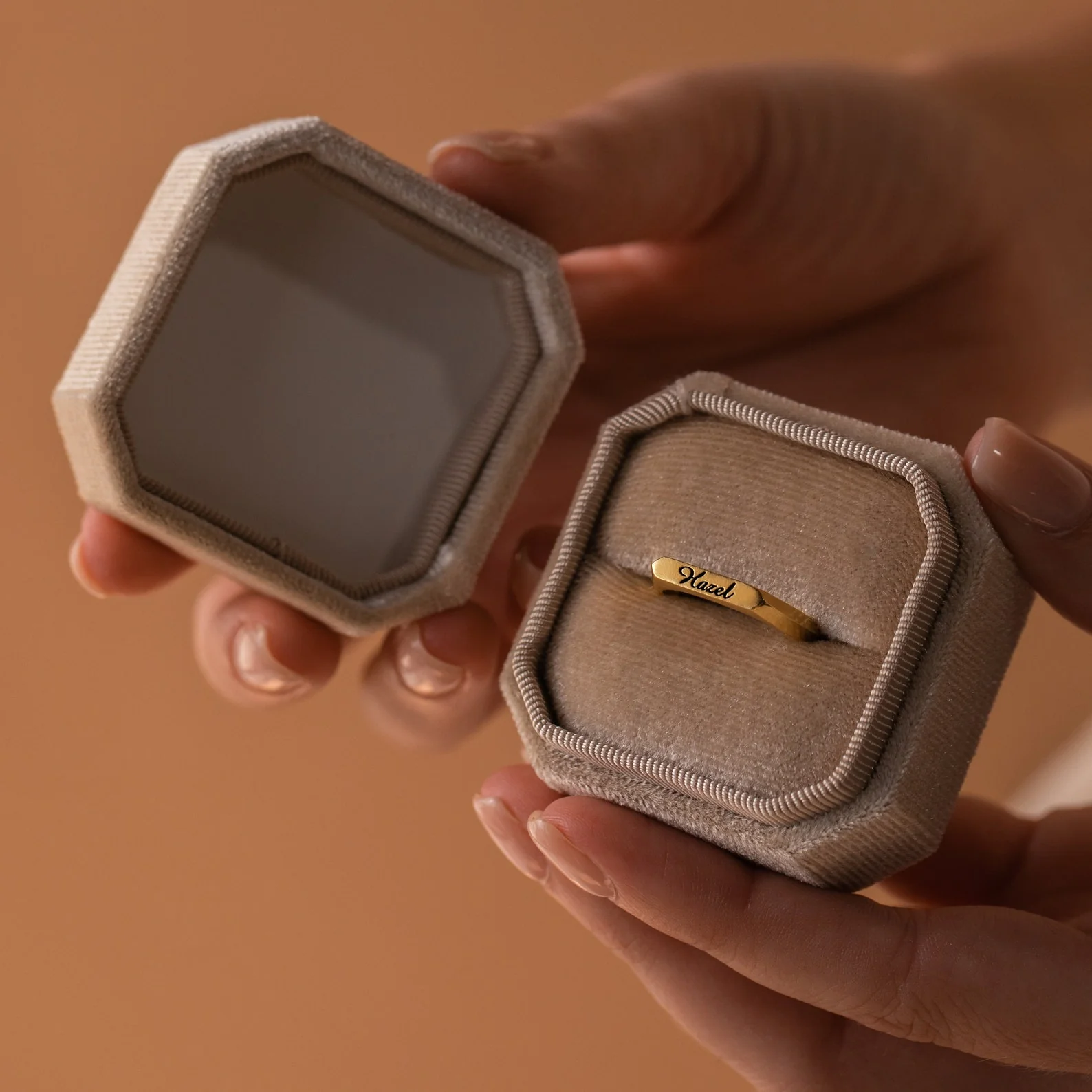 1 Slot Velvet Ring Box - Image 4