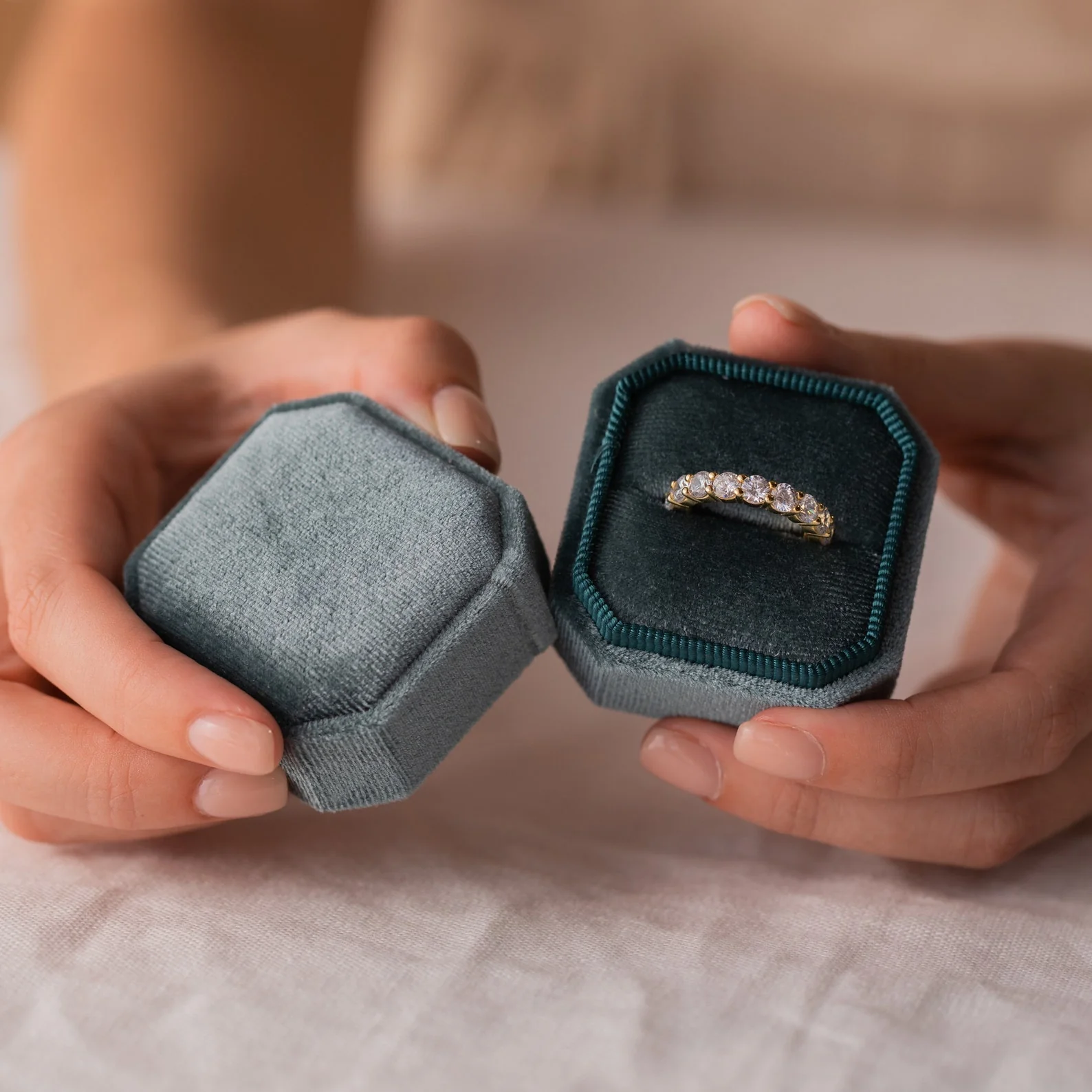 1 Slot Velvet Ring Box - Image 6