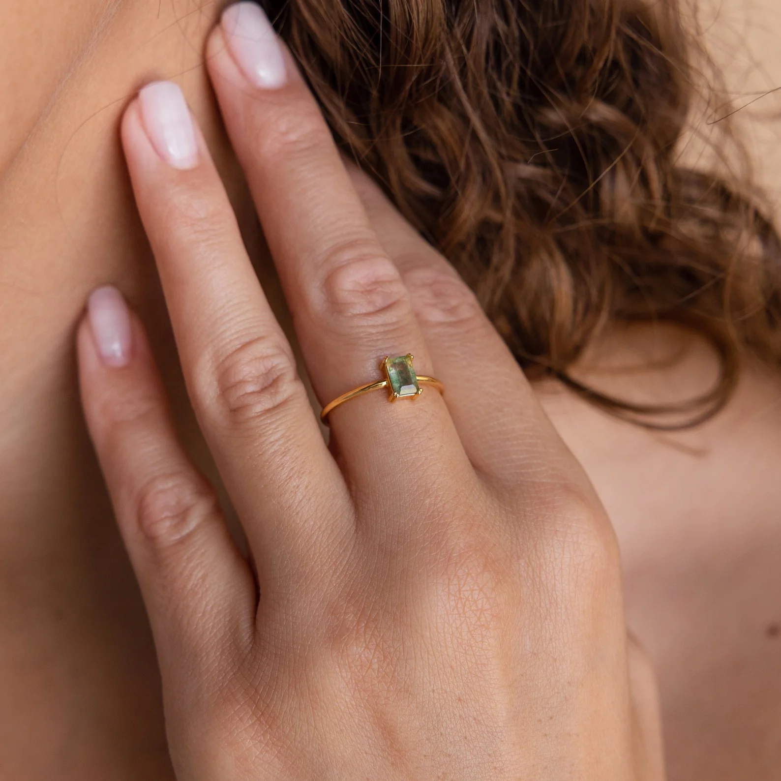 Agate Emerald Ring in 18K Gold - Image 2