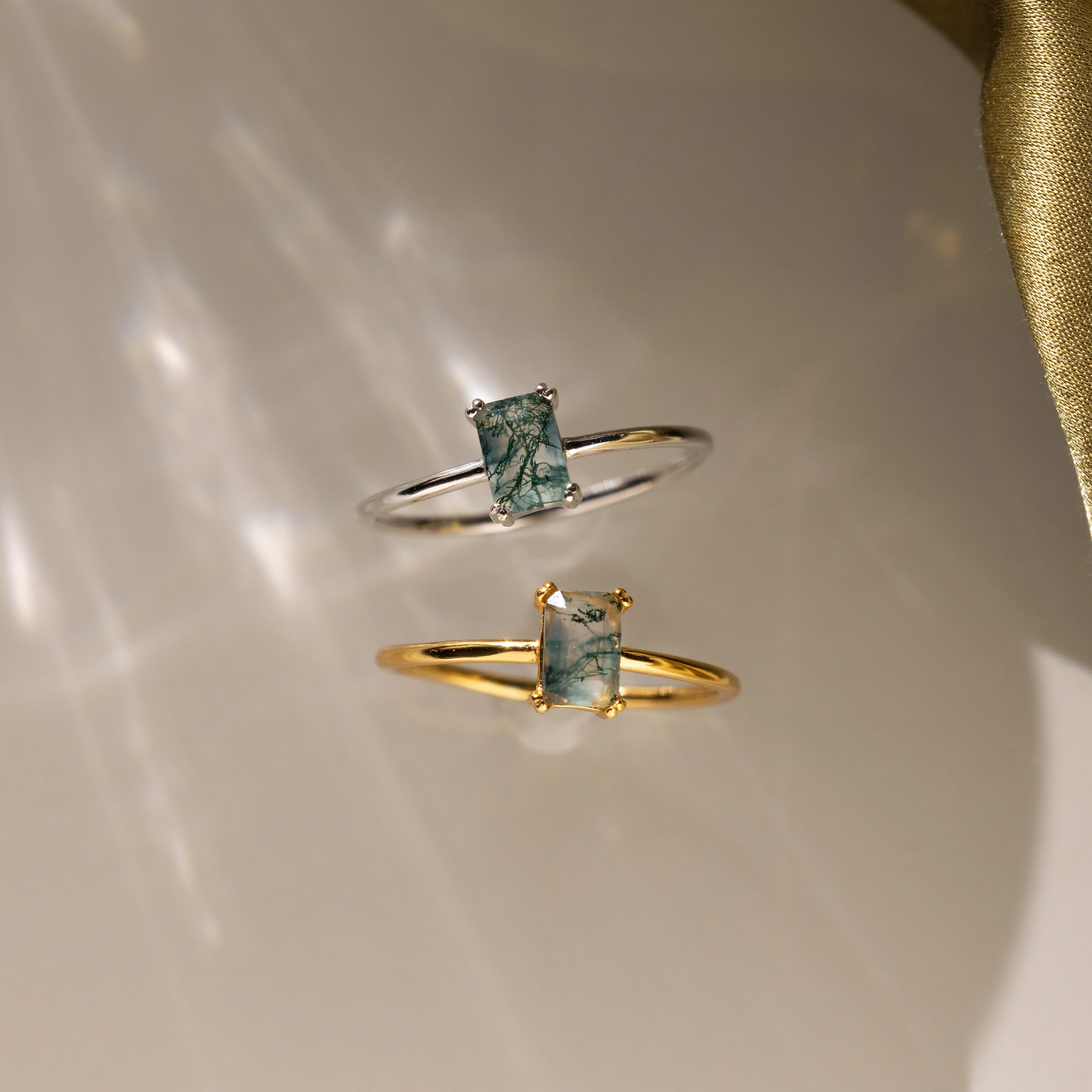 Agate Emerald Ring in 18K Gold - Image 3