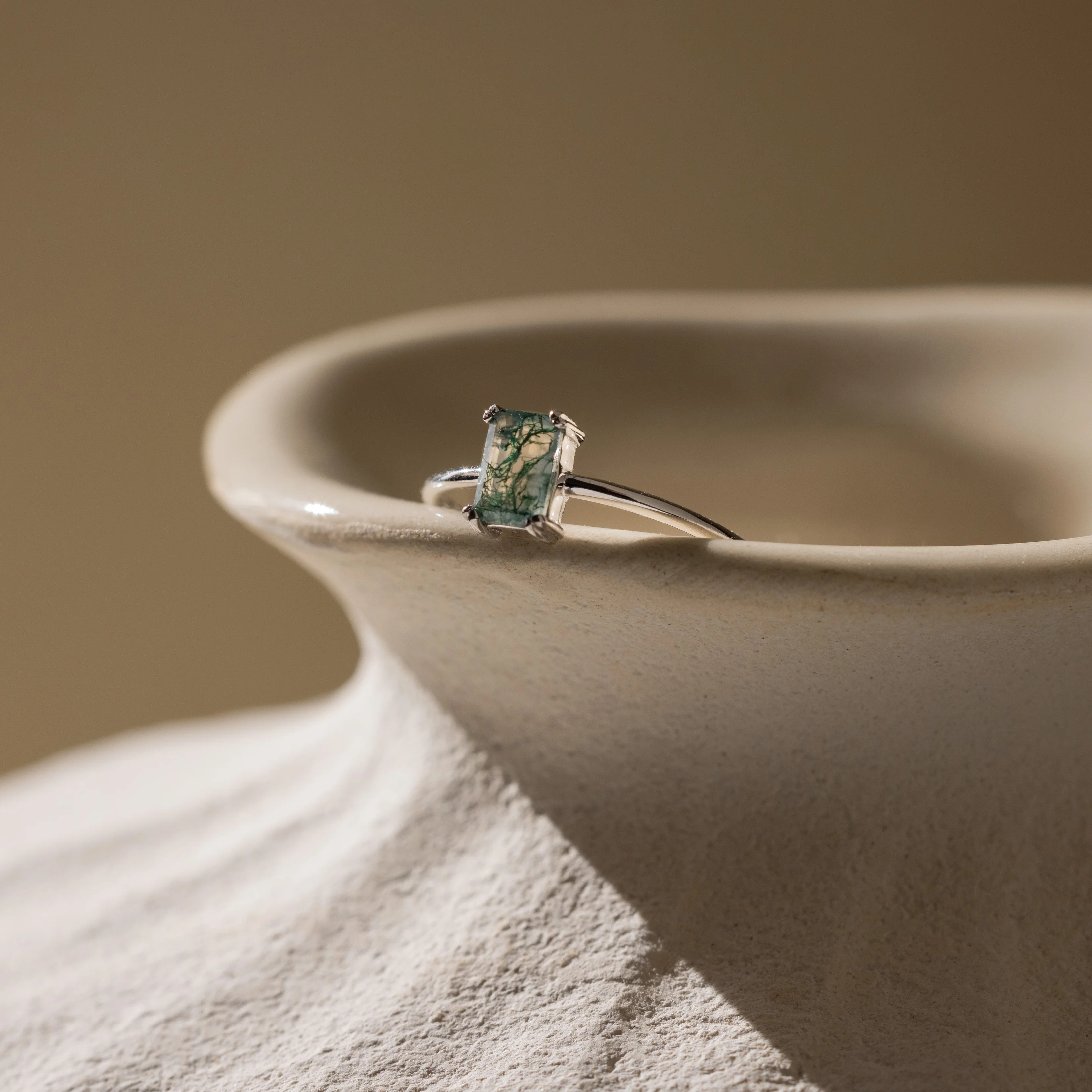 Agate Emerald Ring in Silver - Image 3