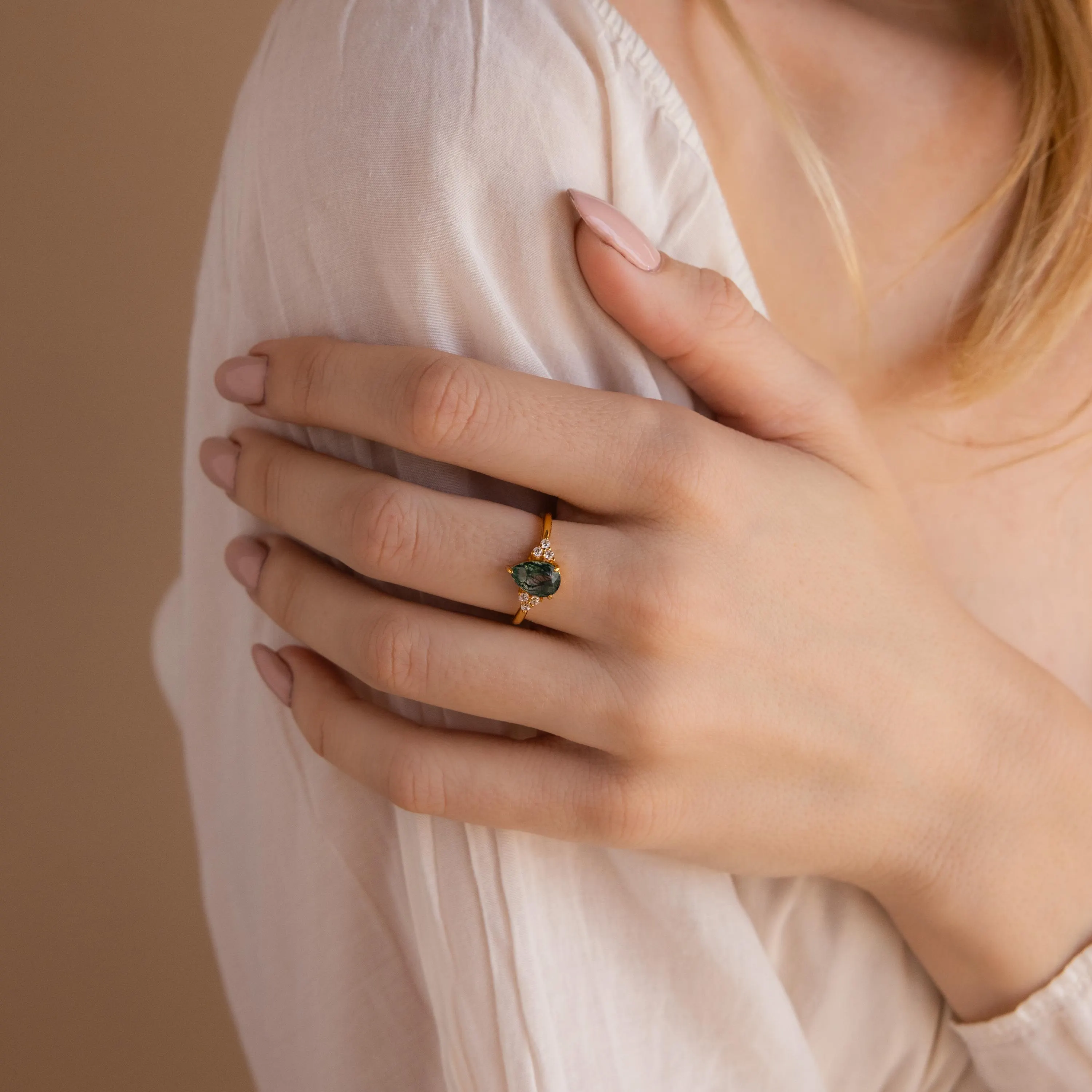 Agate Teardrop Ring in 18K Gold - Image 4