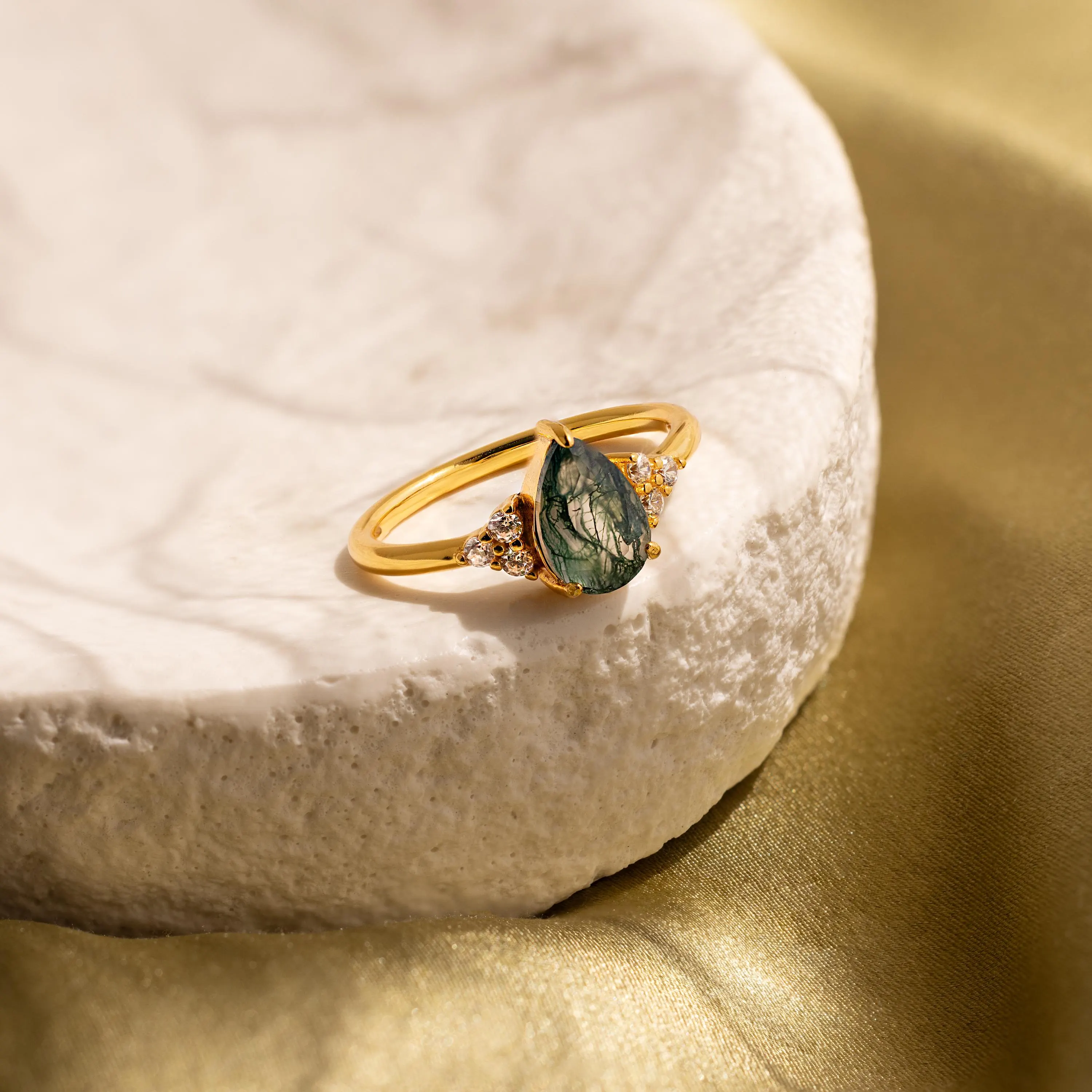 Agate Teardrop Ring in 18K Gold - Image 3