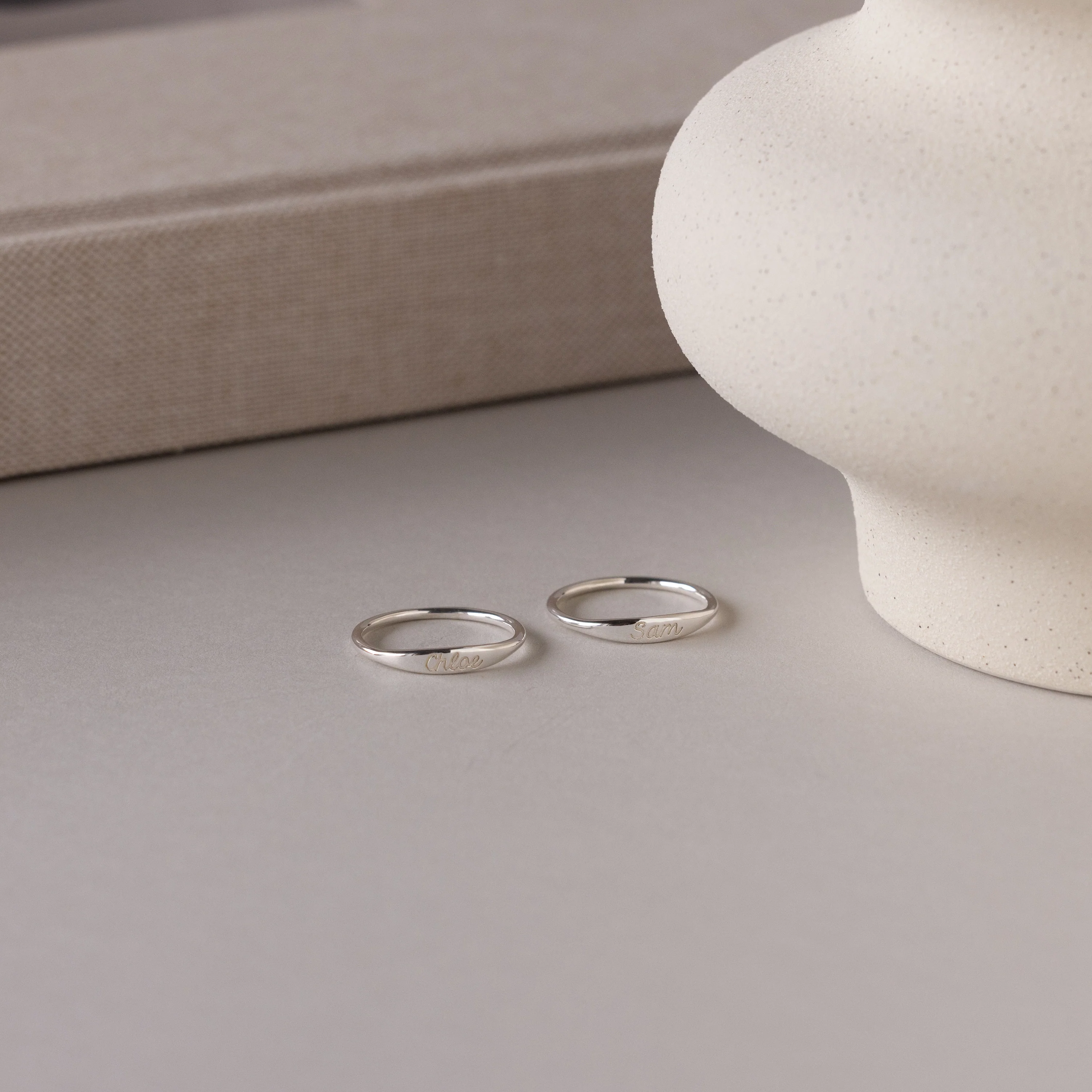 Ann Skinny Name Ring in Silver - Image 5