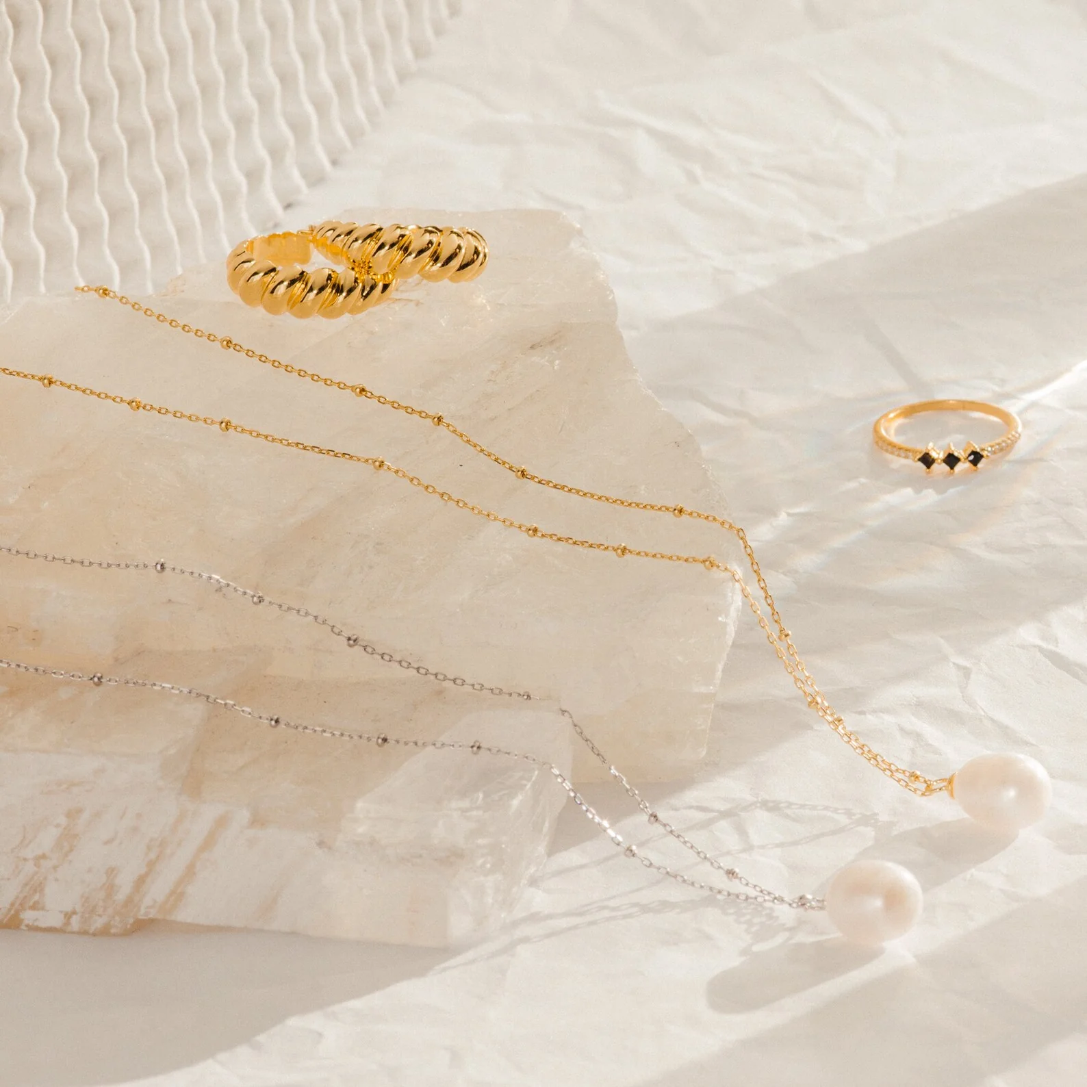 Ariel Pearl Necklace - Image 4