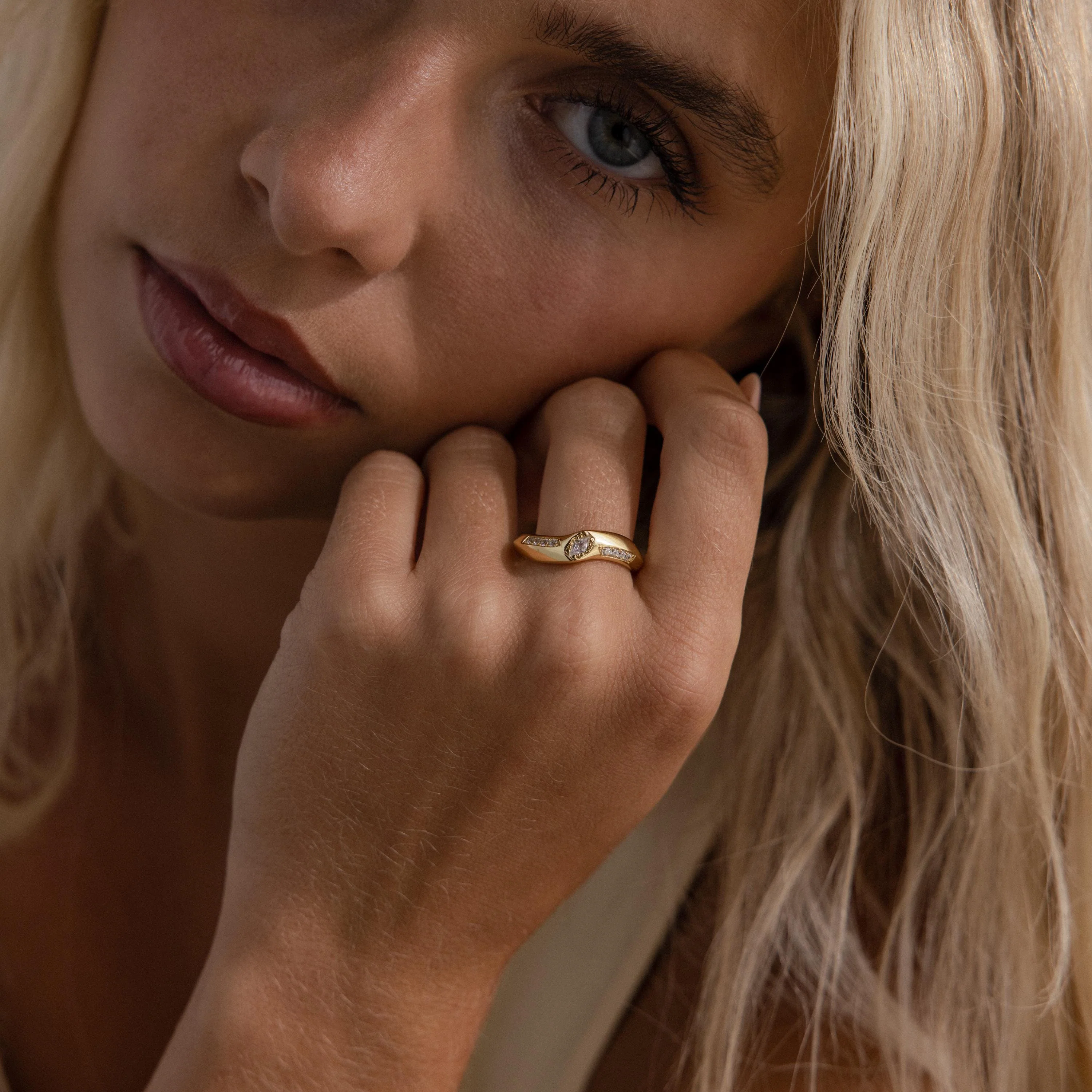 Art Deco Diamond Wave Ring - Image 2