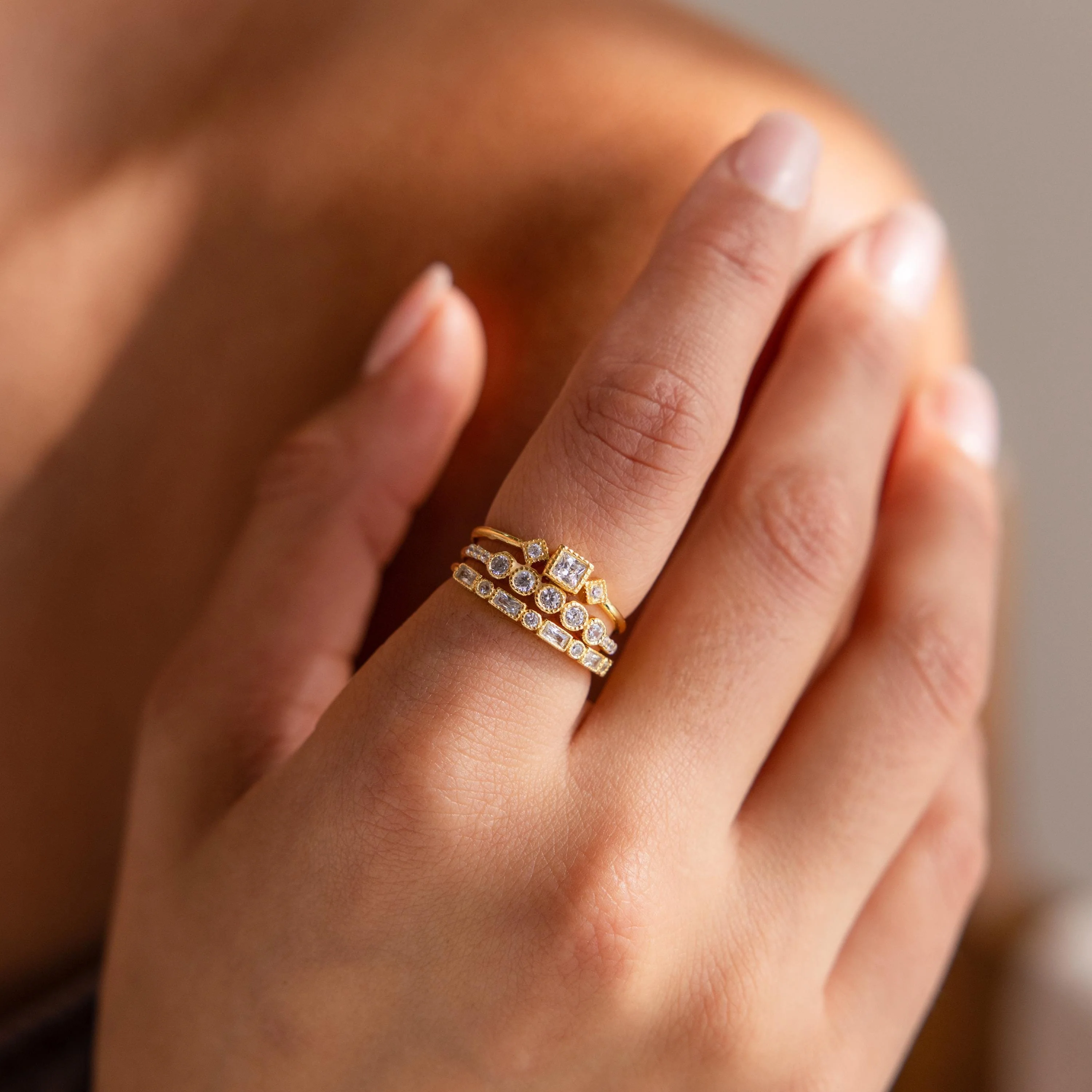 Art Deco Diamond Ring Set in 18K Gold - Image 2