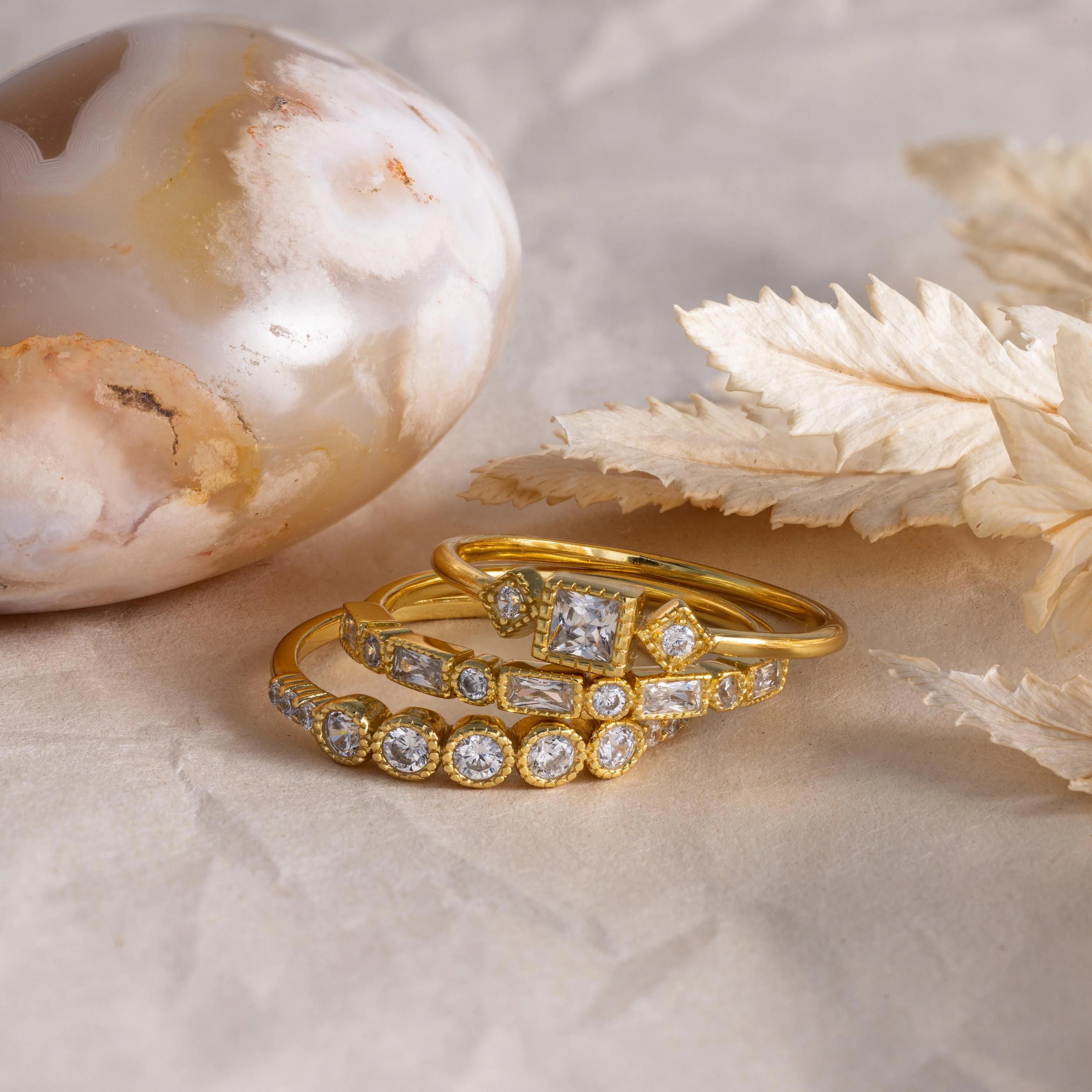 Art Deco Diamond Ring Set in 18K Gold - Image 5