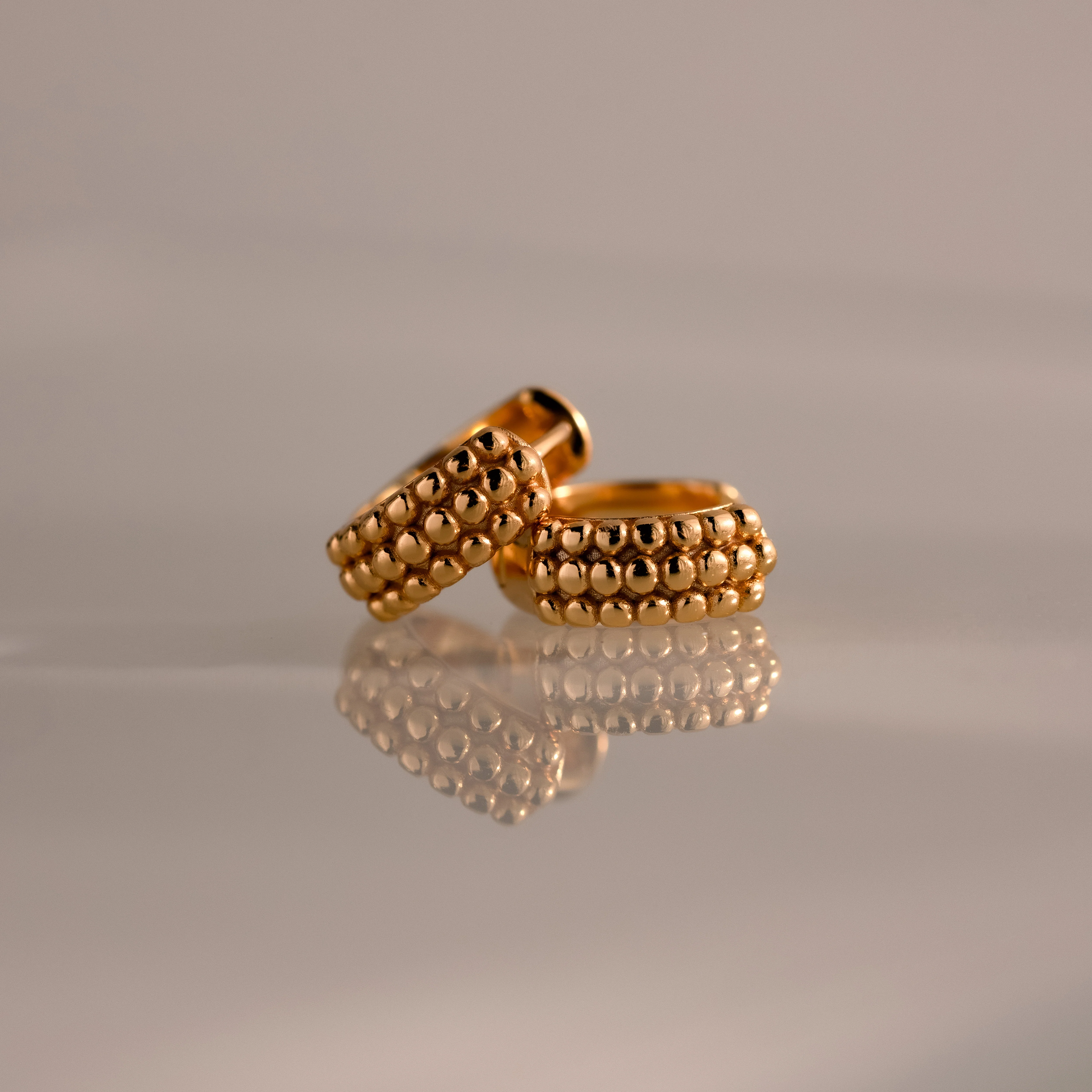 Beaded Chunky Hoops in 18K Gold - Image 7