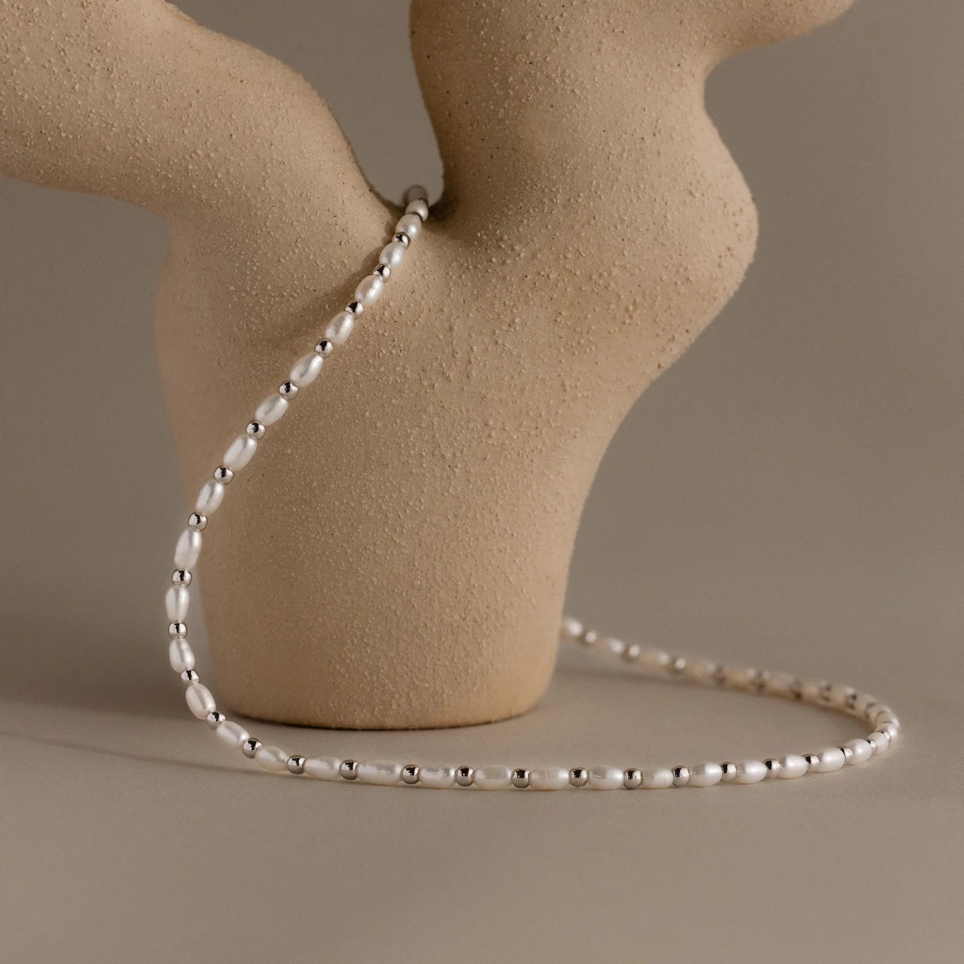 Beaded Pearl Necklace - Image 4