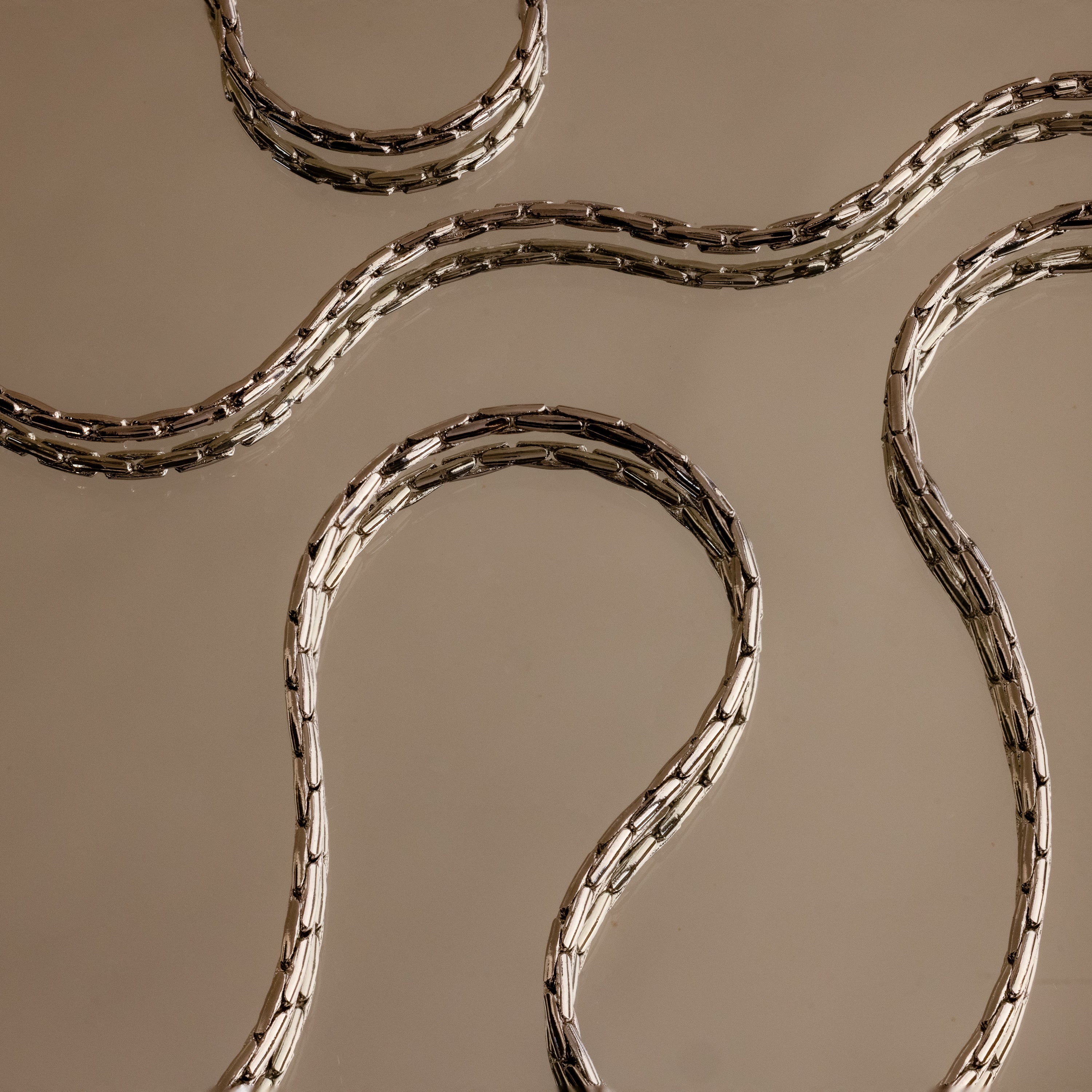 Bold Link Chain Necklace in Silver - Image 5