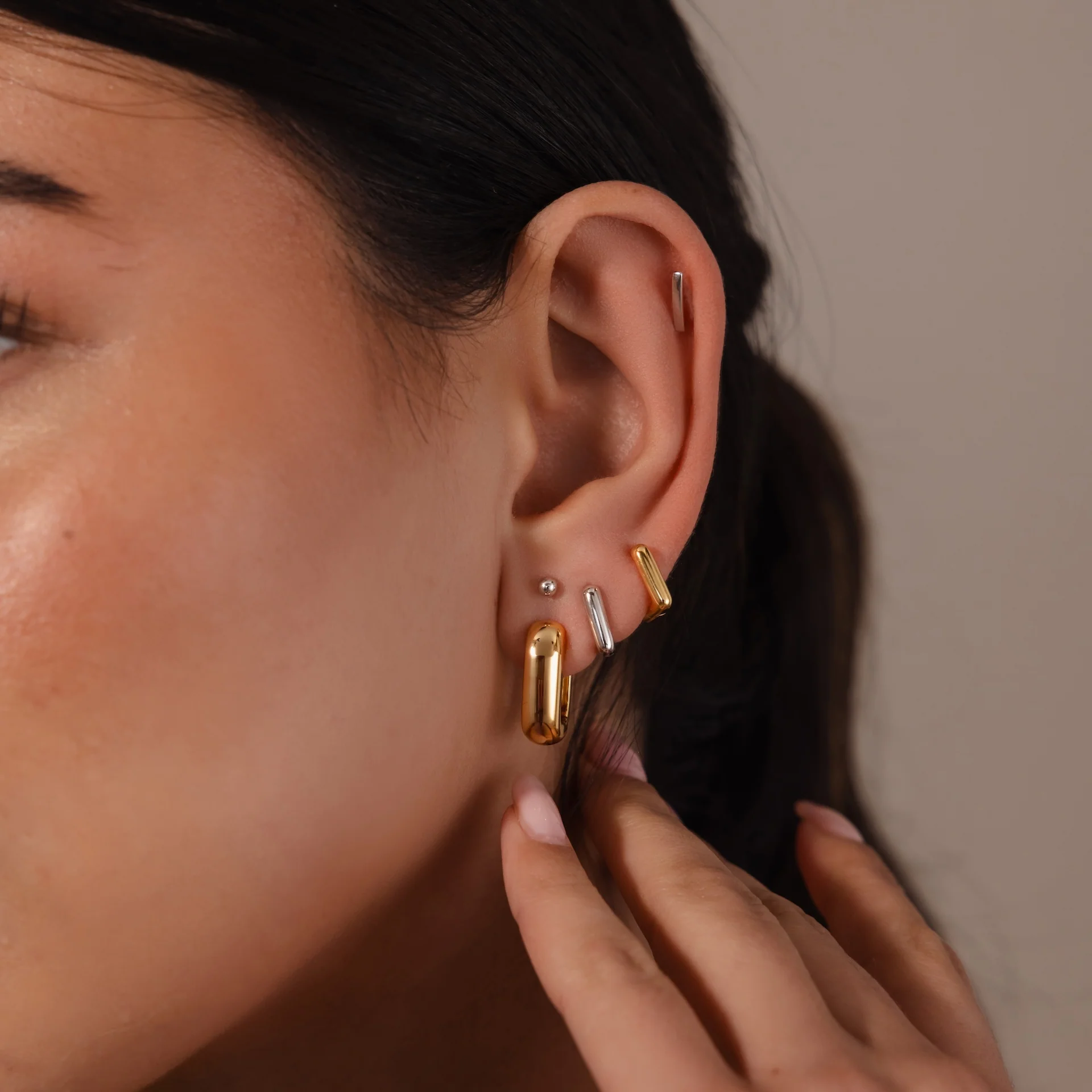 Bold Link Hoops in 18K Gold - Image 4