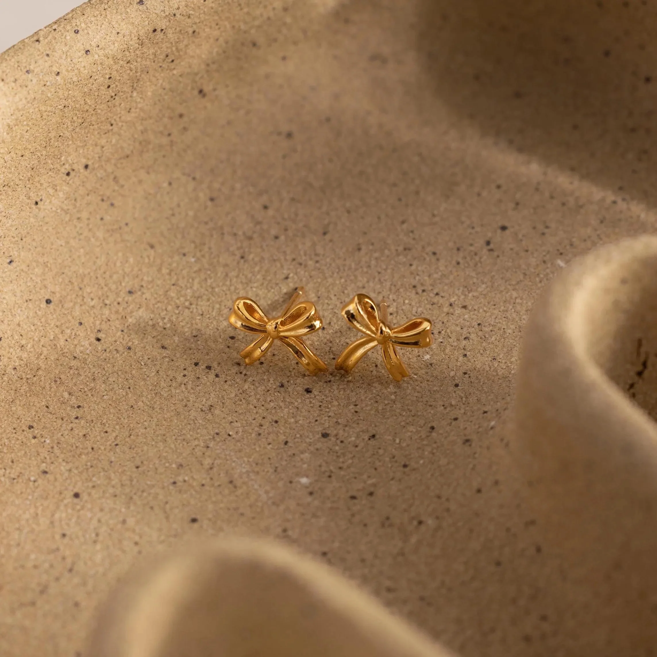 Bow Studs in 18K Gold - Image 3