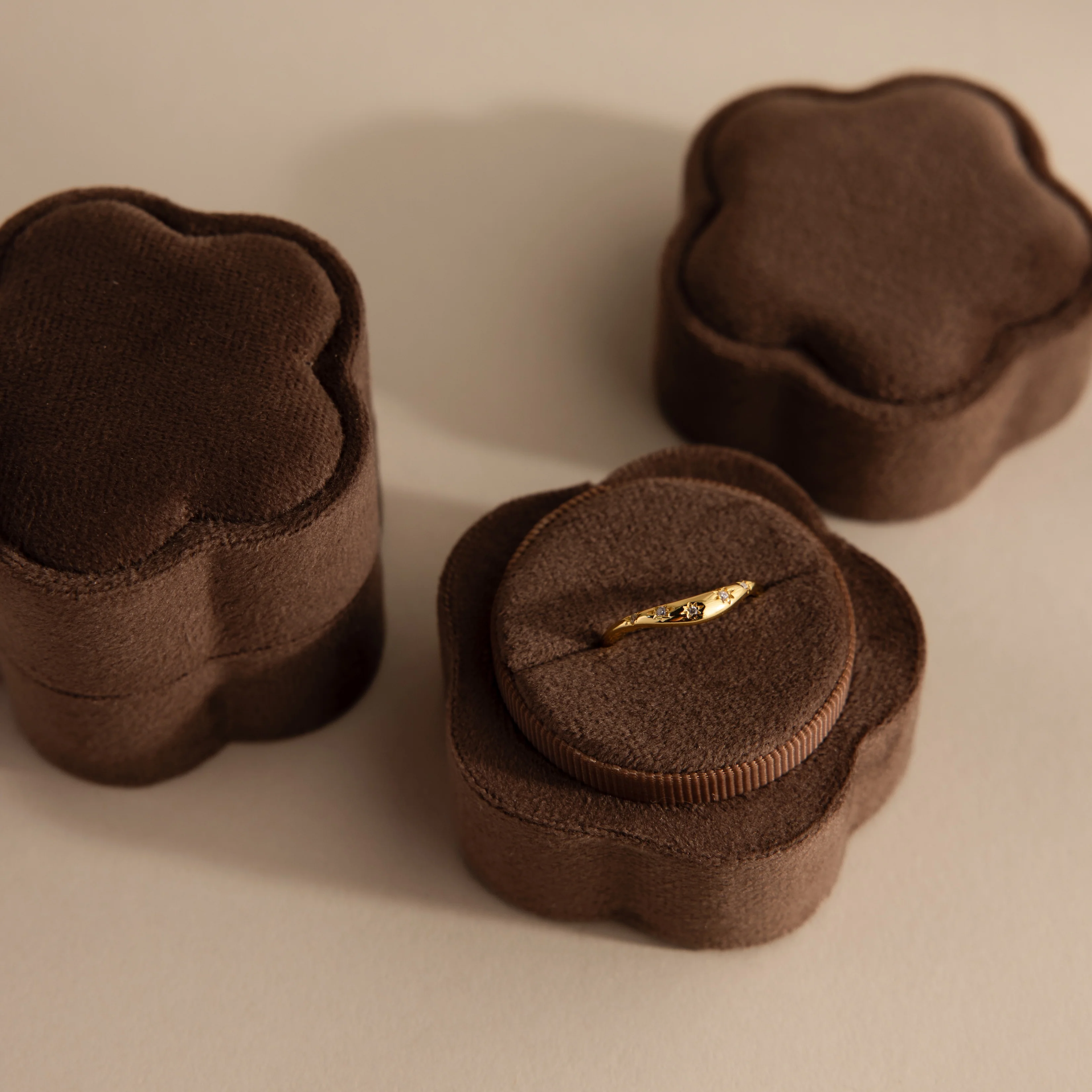 Brown Flower Velvet Ring Box - Image 5
