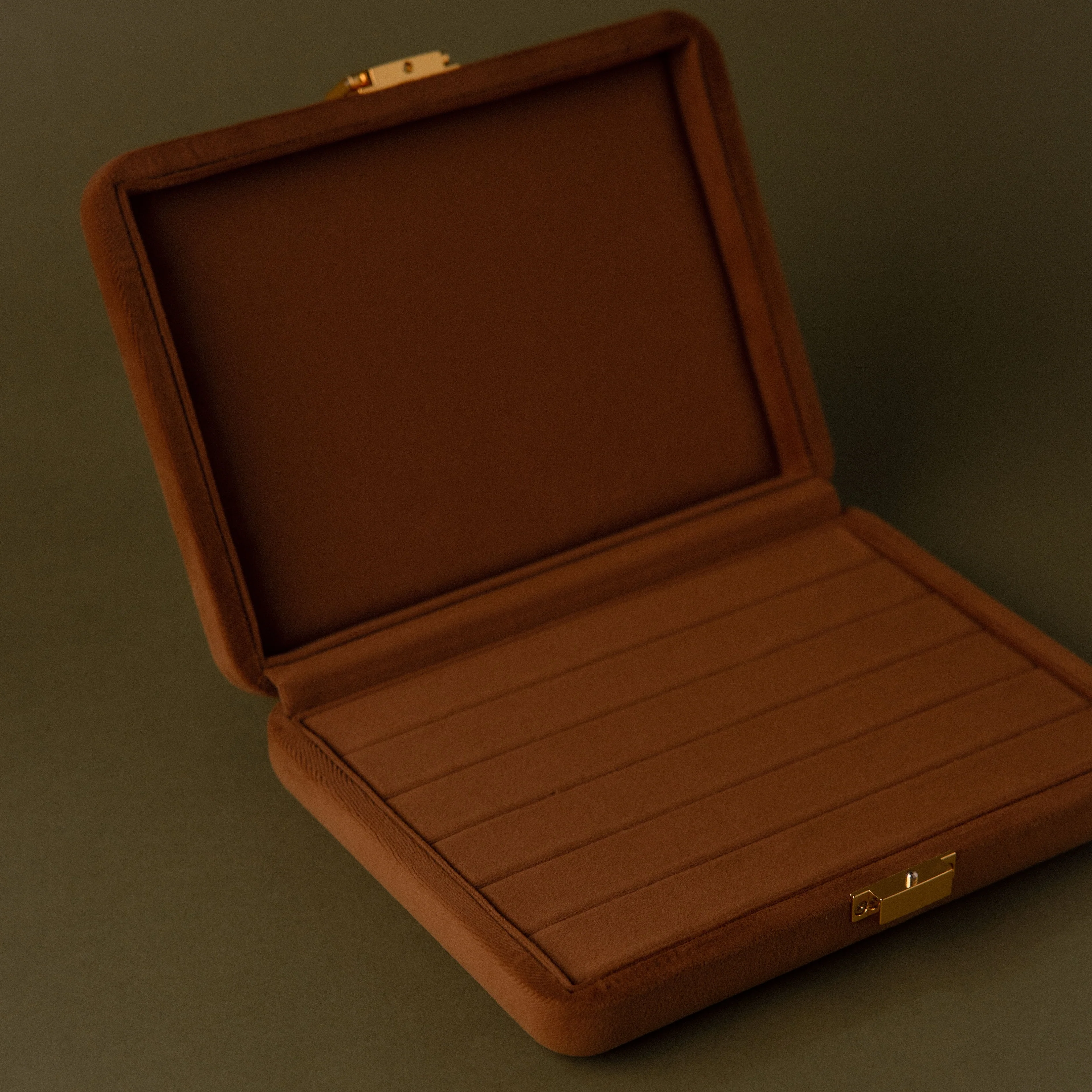 Brown Rectangle Velvet Jewelry Case - Image 8
