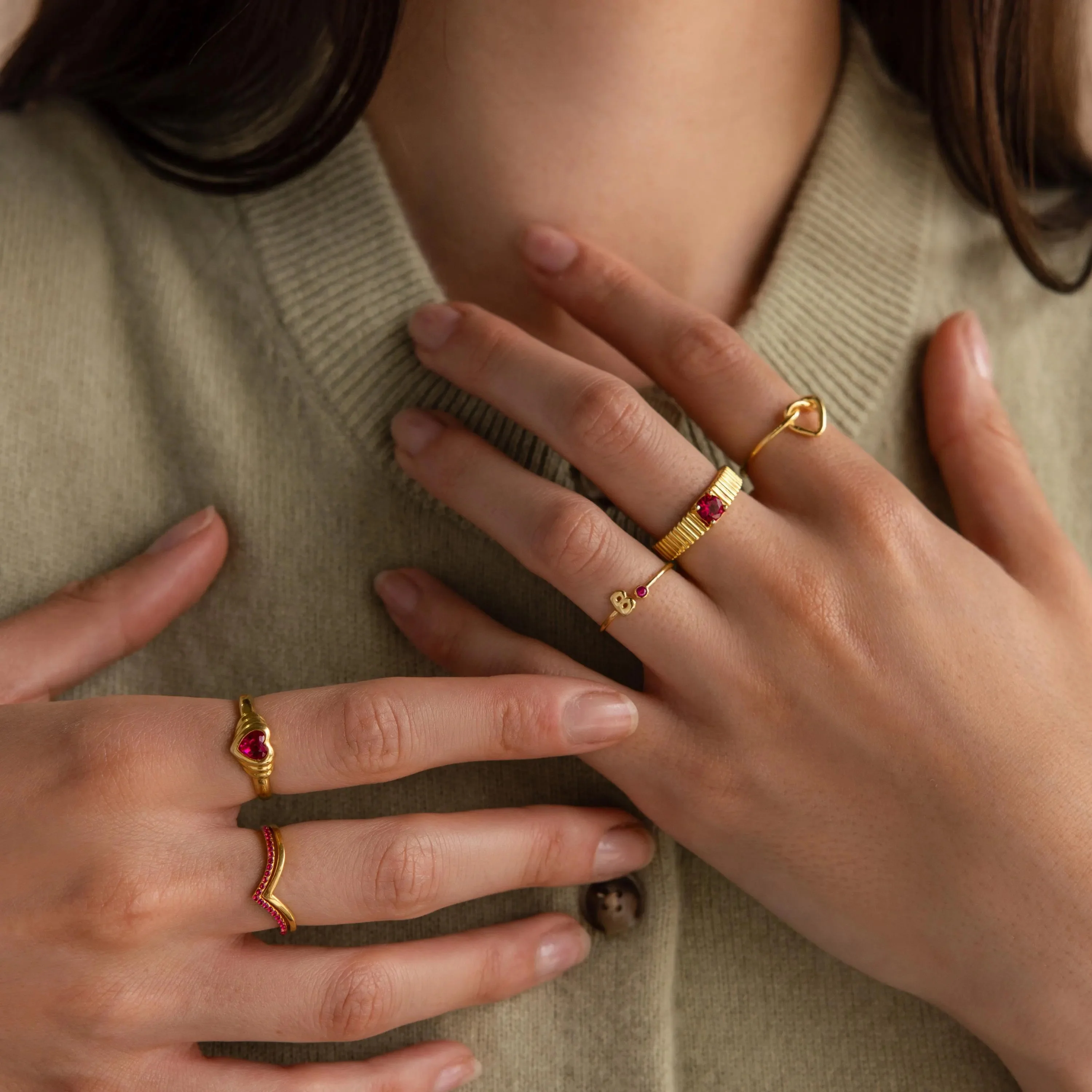 Bubble Initial Birthstone Ring in 18K Gold - Image 4