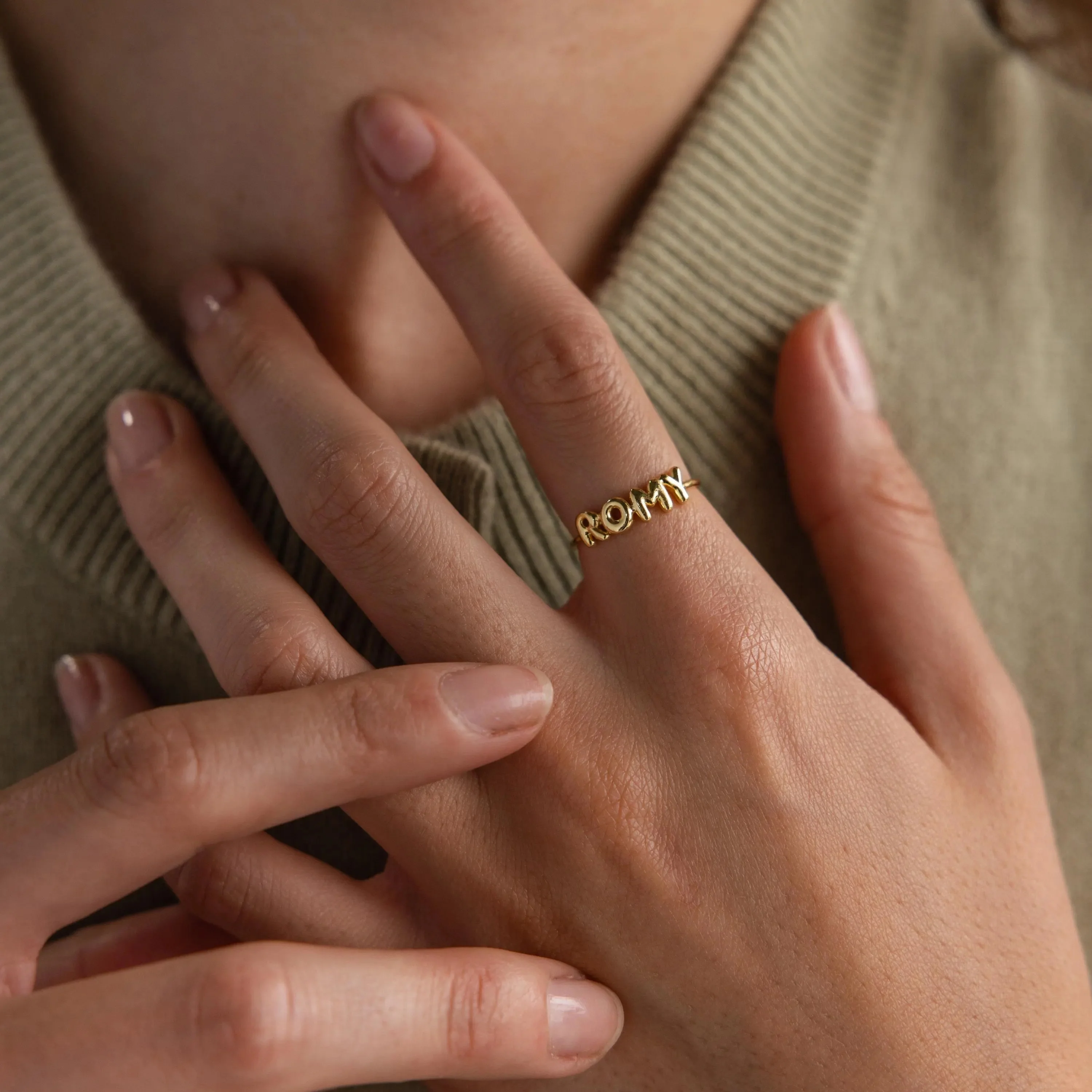 Bubble Name Ring in 18K Gold - Image 2