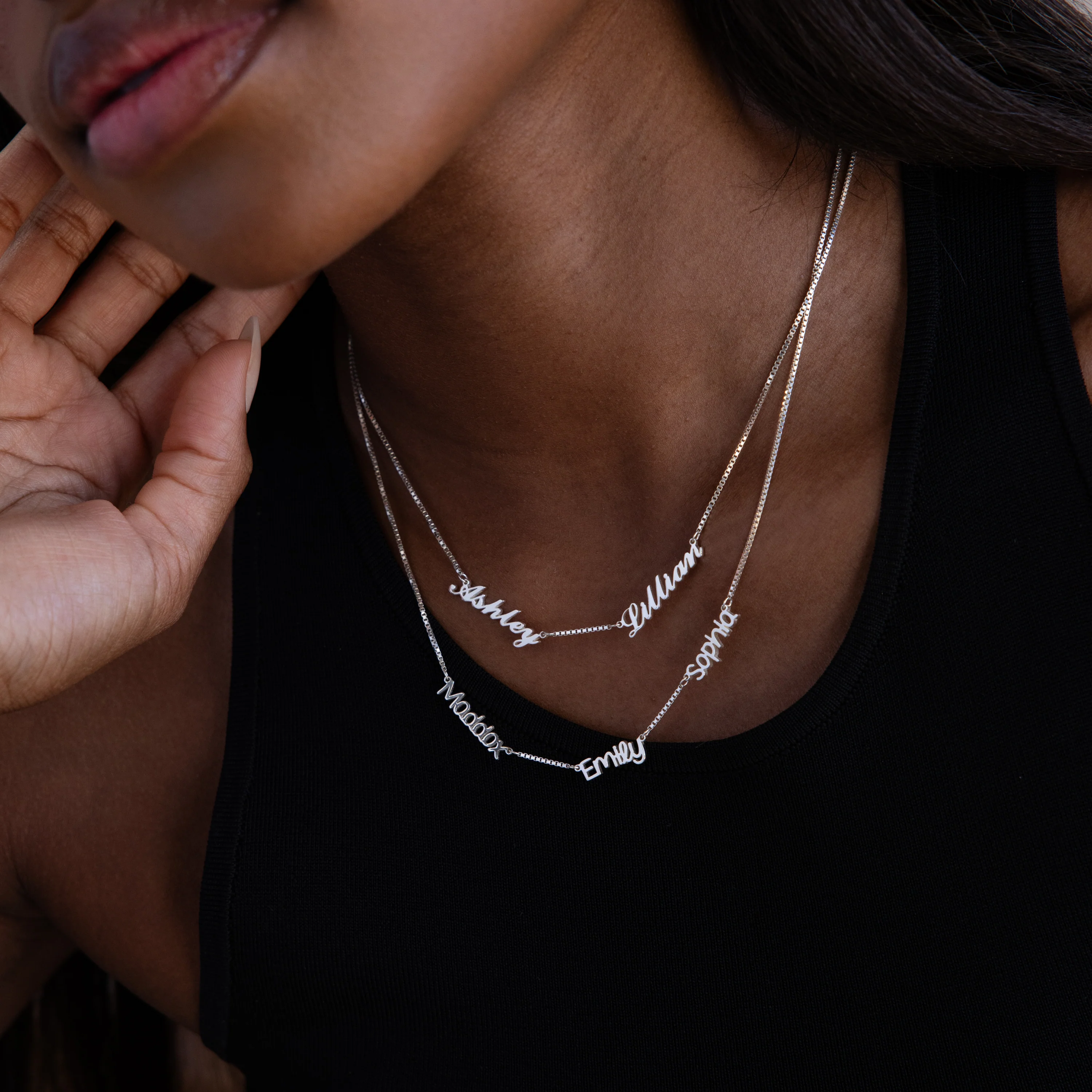 Carrie Box Chain Multiple Name Necklace - Image 4
