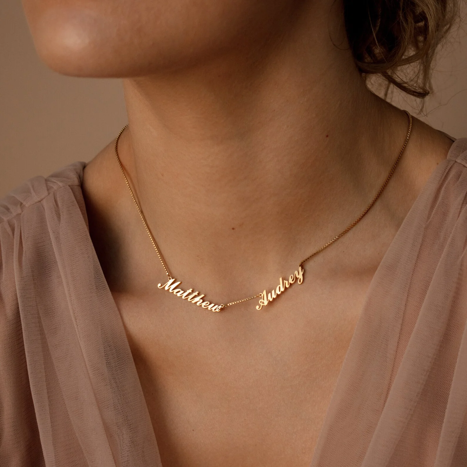 Carrie Box Chain Multiple Name Necklace - Image 6