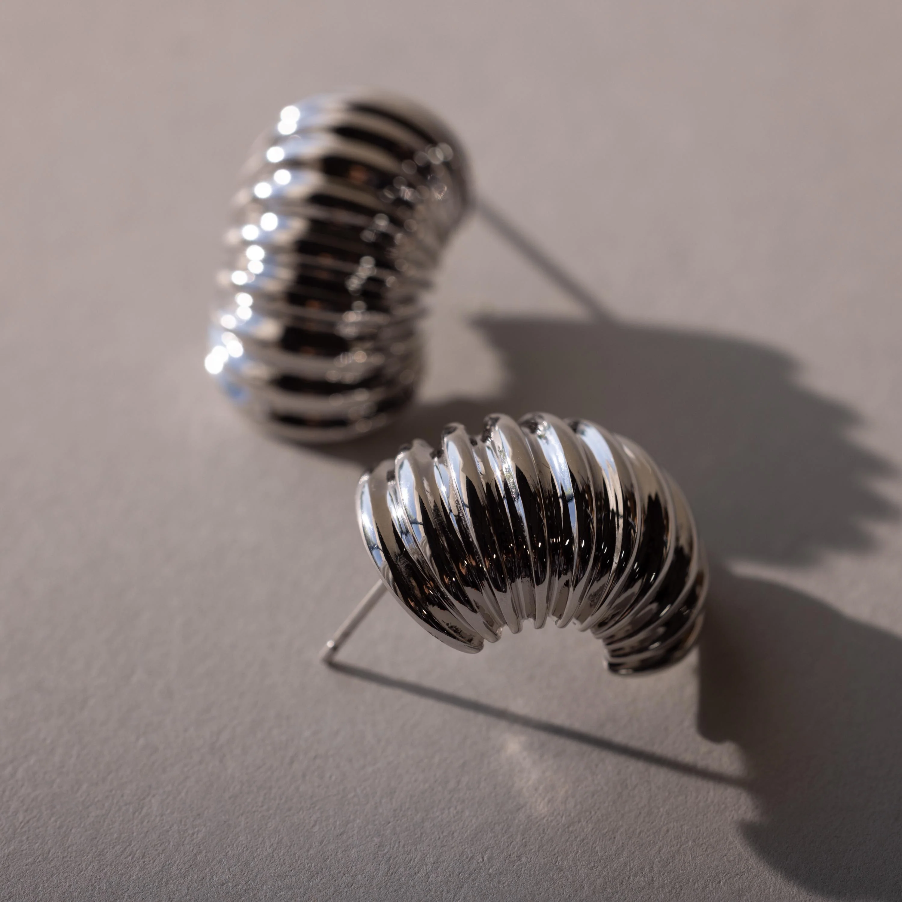Chunky Ribbed Hoops - Image 4
