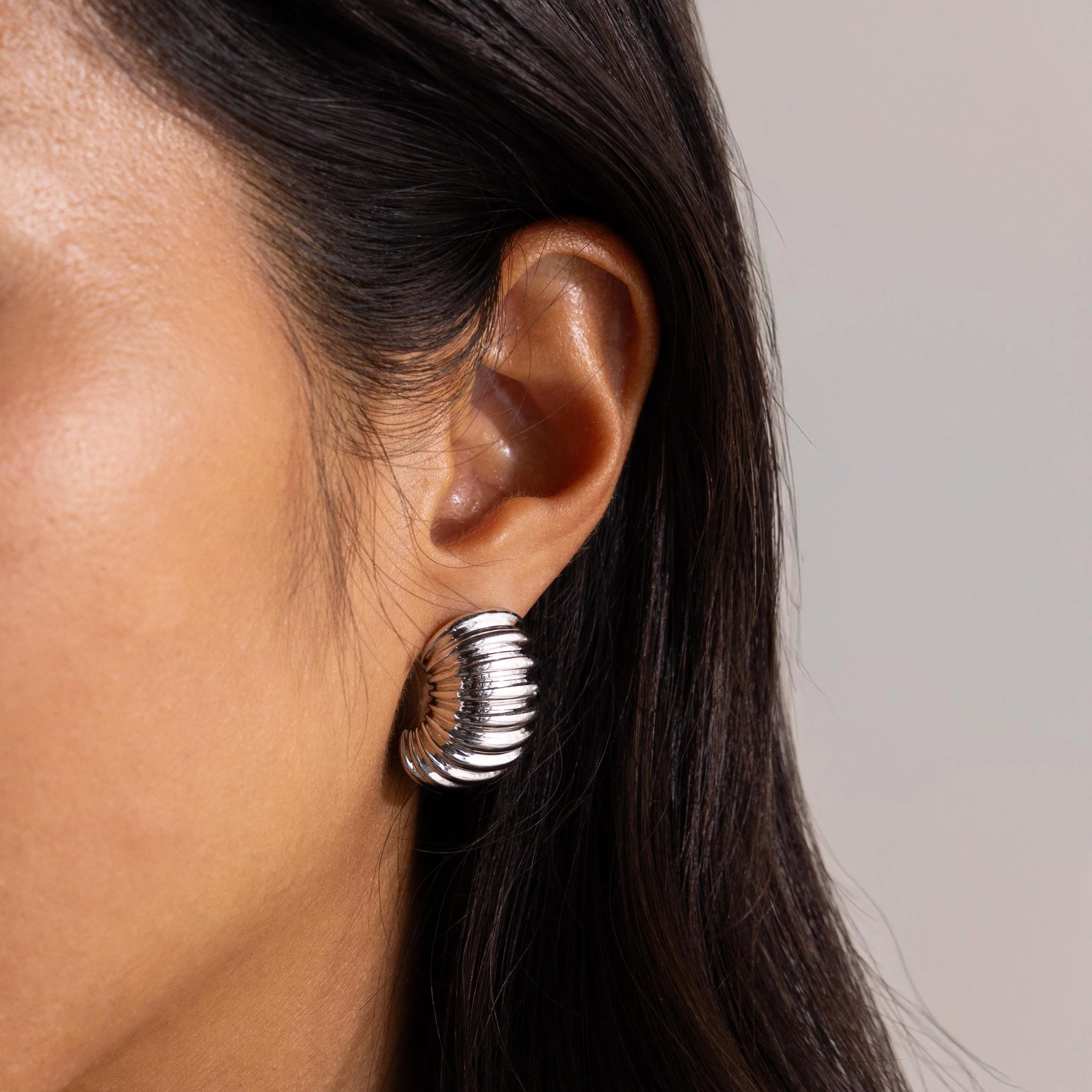 Chunky Ribbed Hoops - Image 5