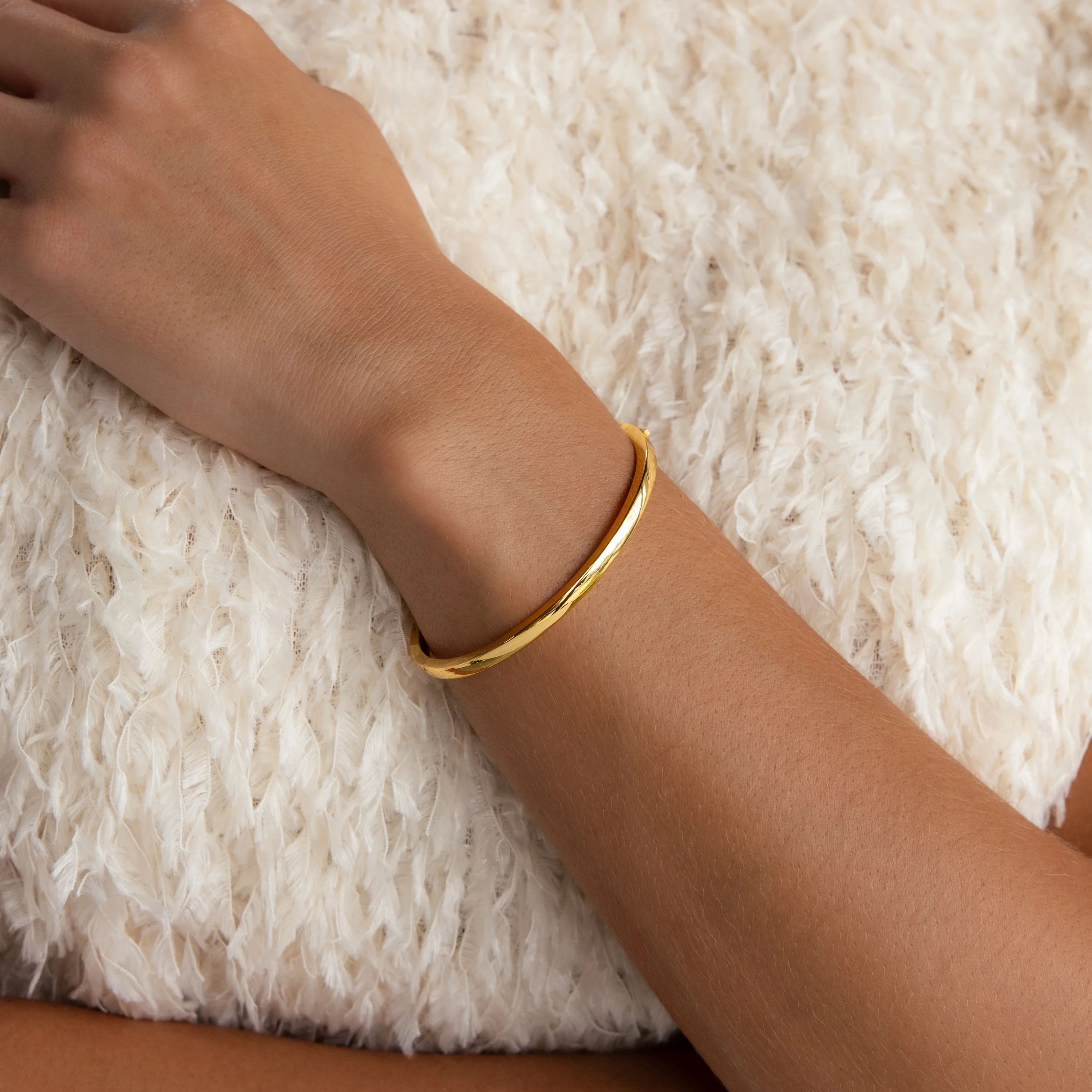 Classic Bangle in 18K Gold