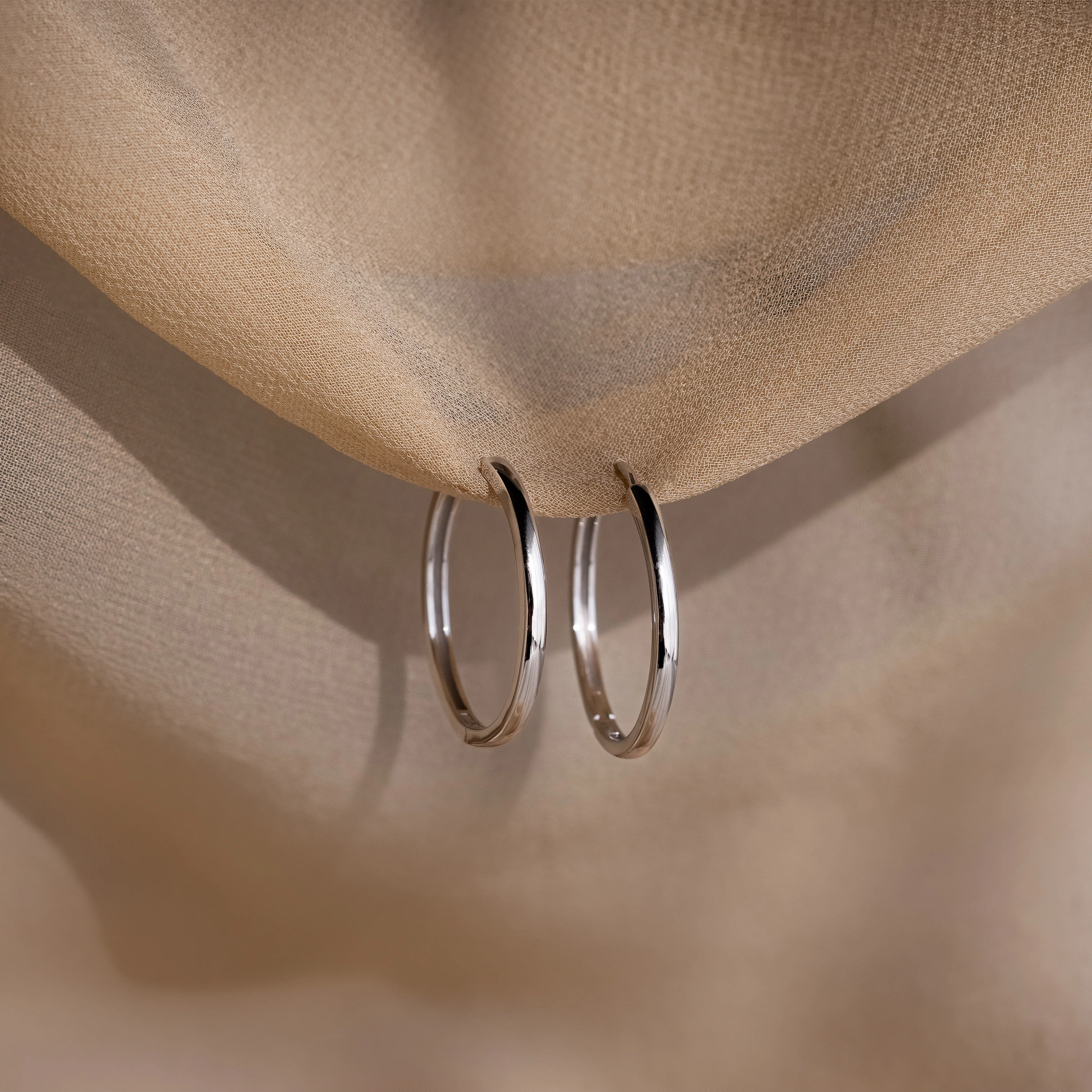 Lucy Hinged Huggies - Image 7