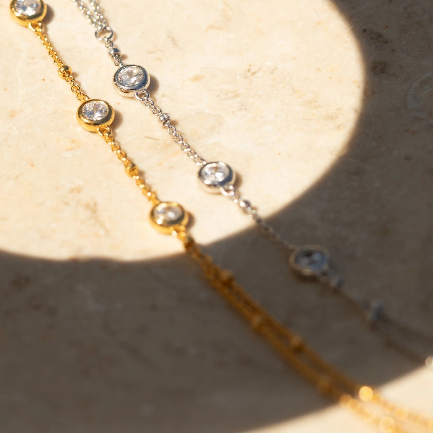 Diamond Bezel Hand Chain in 18K Gold - Image 7