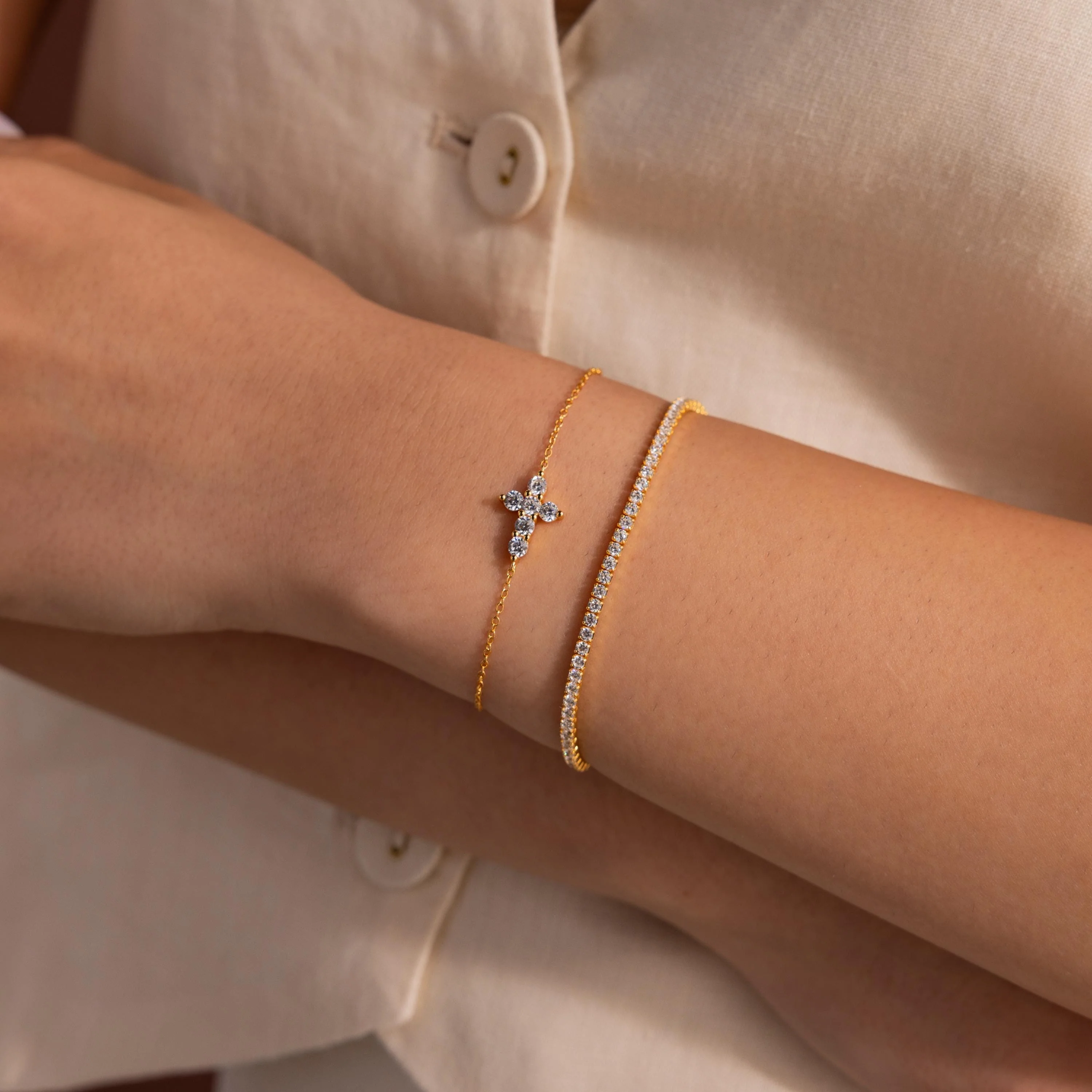 Diamond Cross Bracelet in 18K Gold - Image 4
