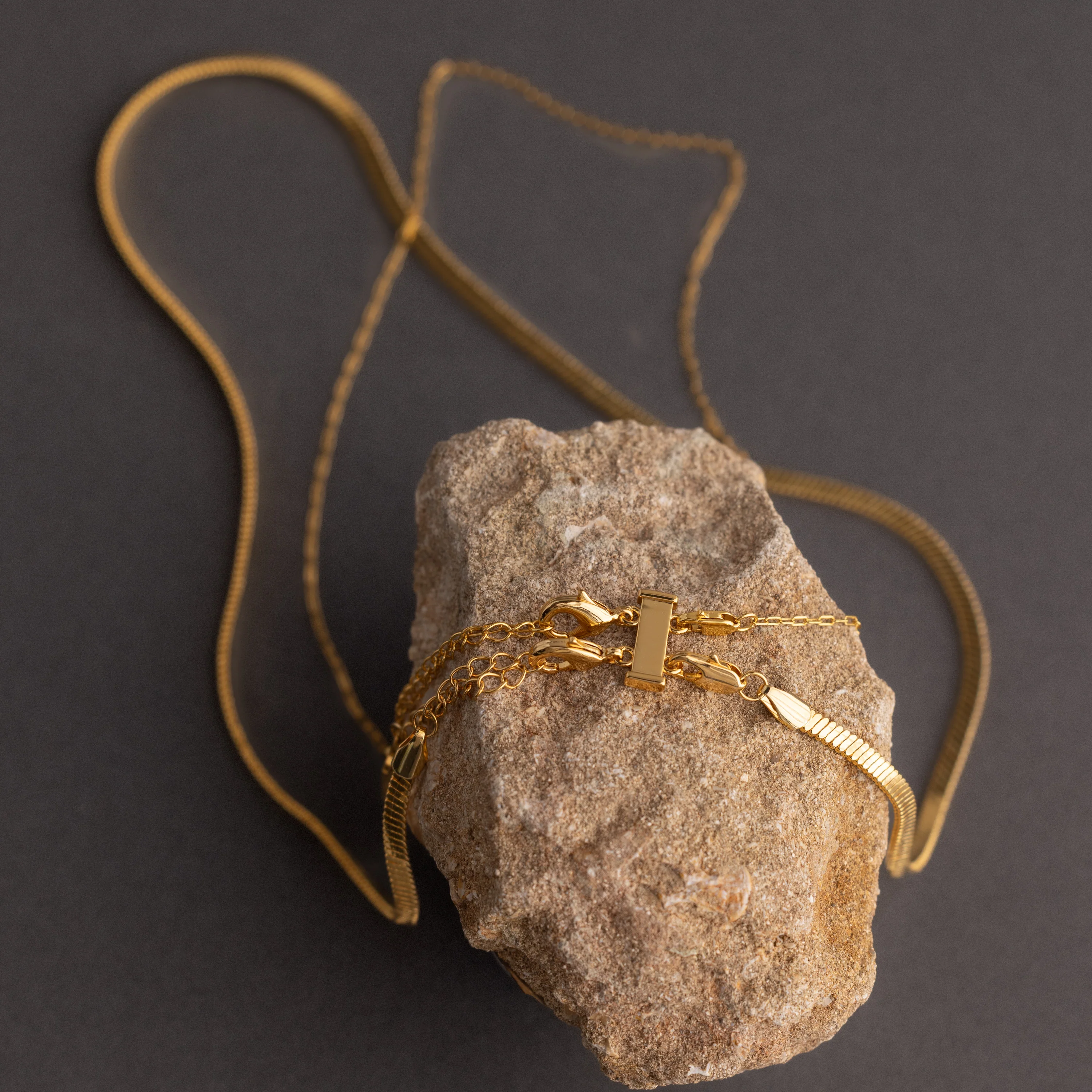 Double Layering Clasp in 18K Gold - Image 6