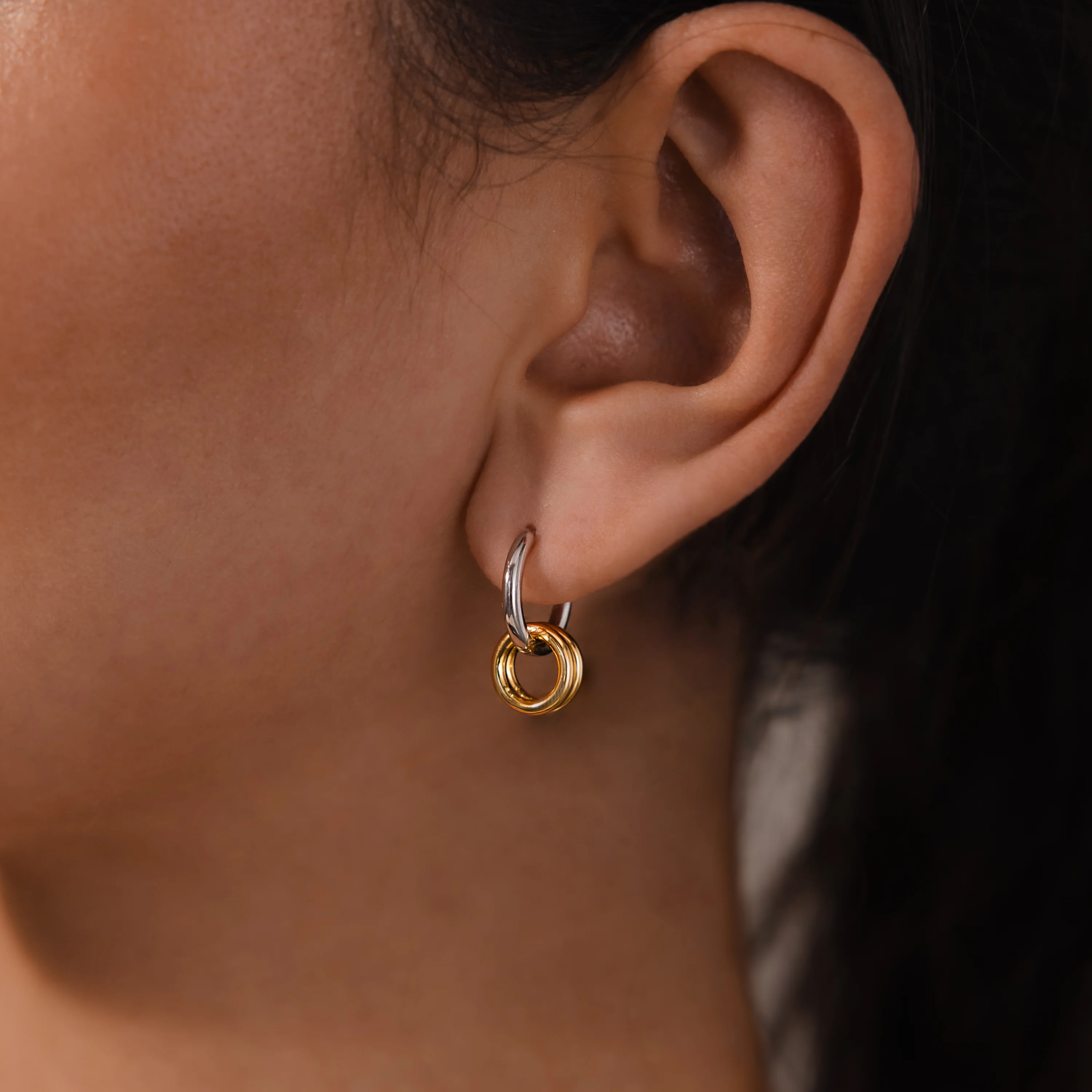 Duo Link Mixed Metal Hoops - Image 2