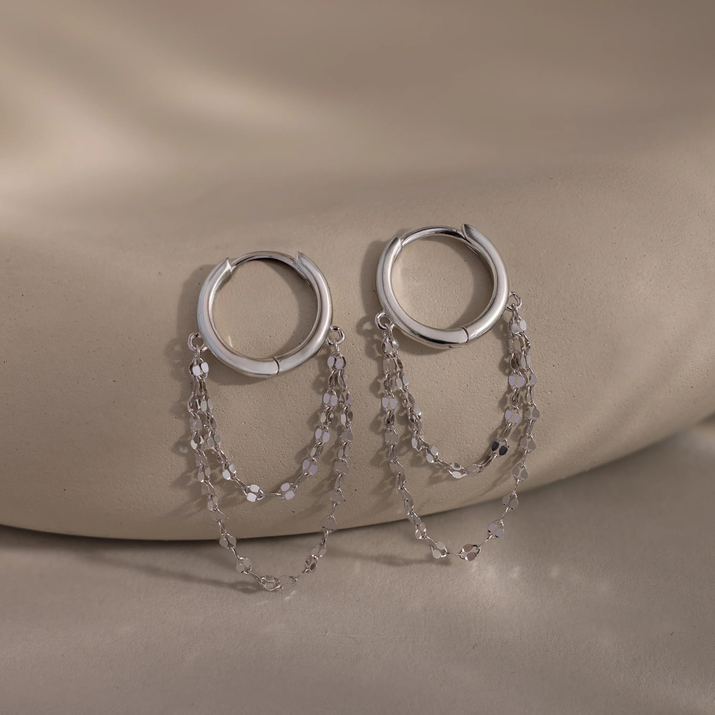 Duo Mirror Chain Huggies in Silver - Image 3