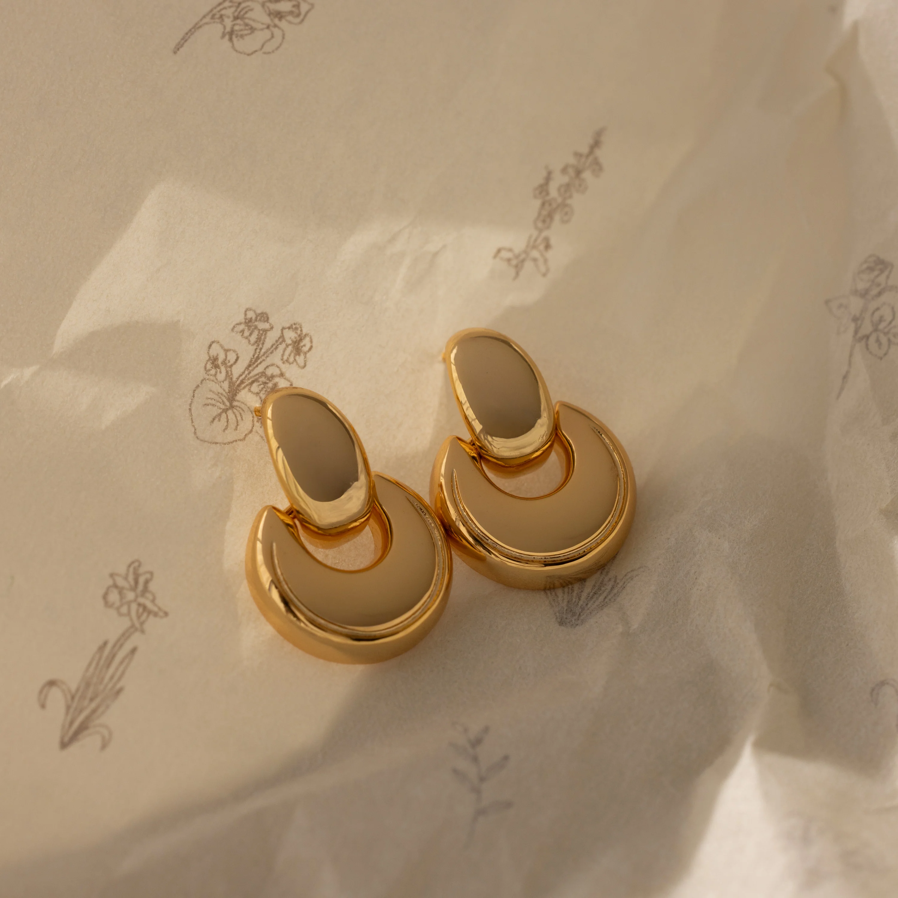 Eclipse Dome Studs in 18K Gold