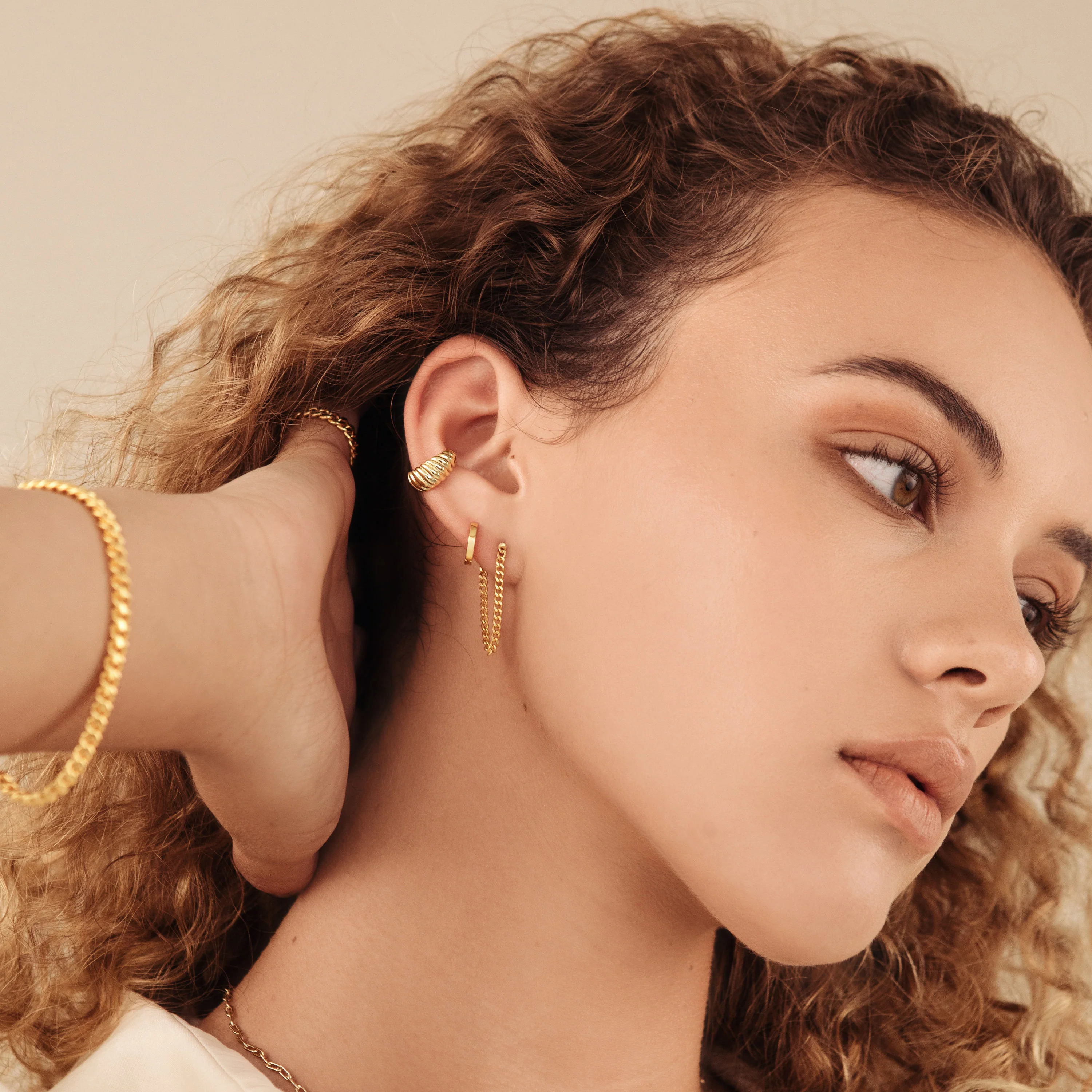 Editor Huggies in 18K Gold - Image 4