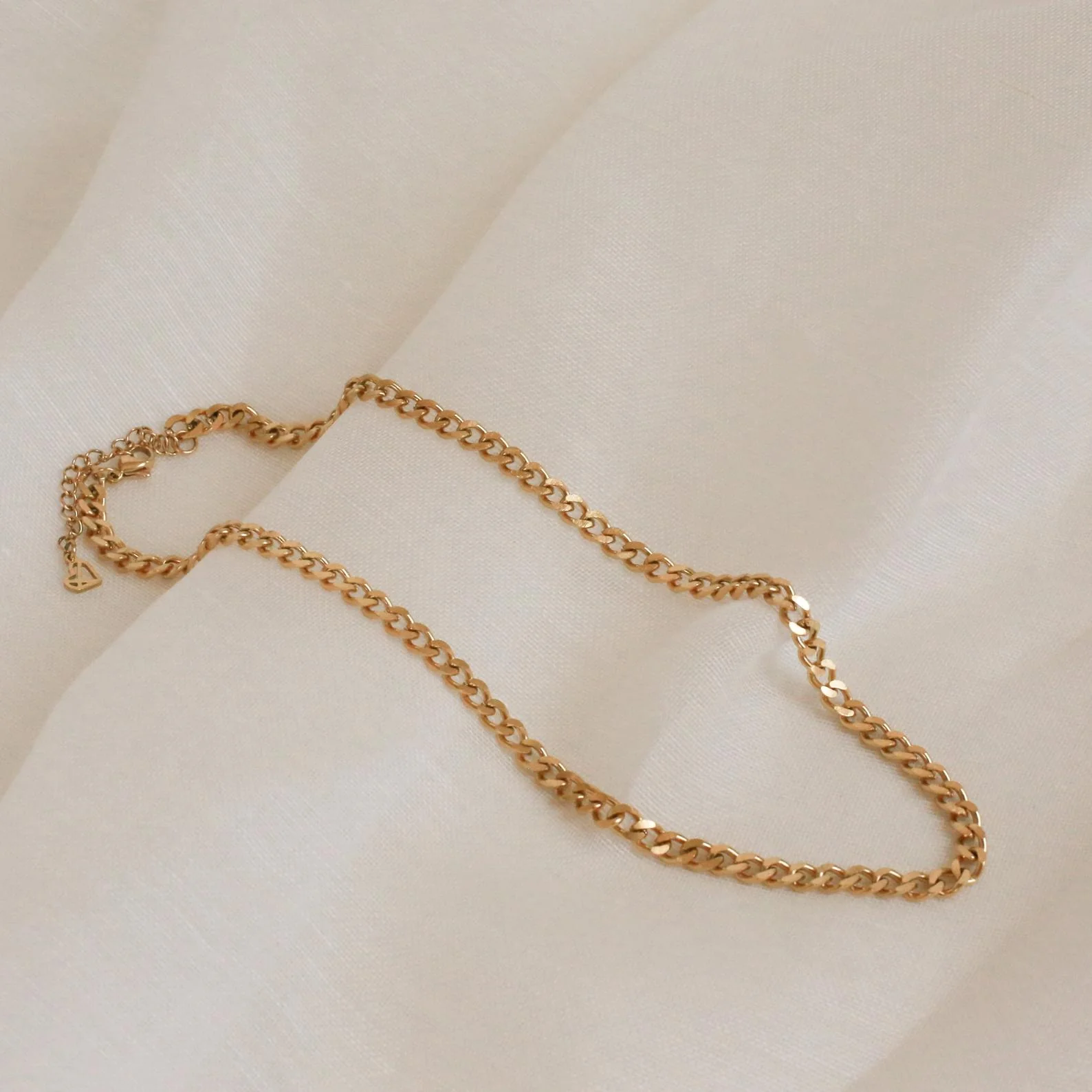 Essential Necklace Chains - Image 11