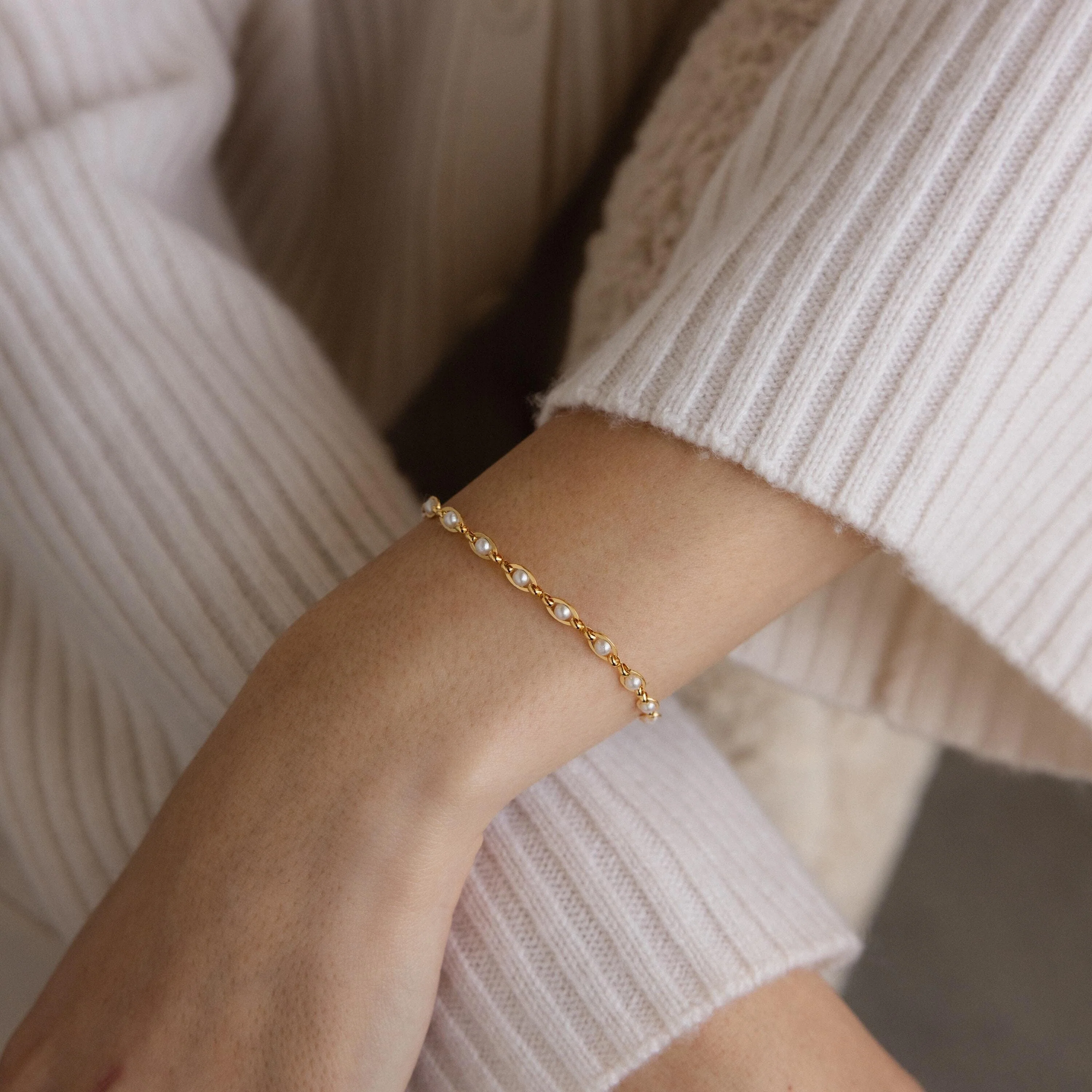 Eternity Pearl Bracelet in 18K Gold - Image 2