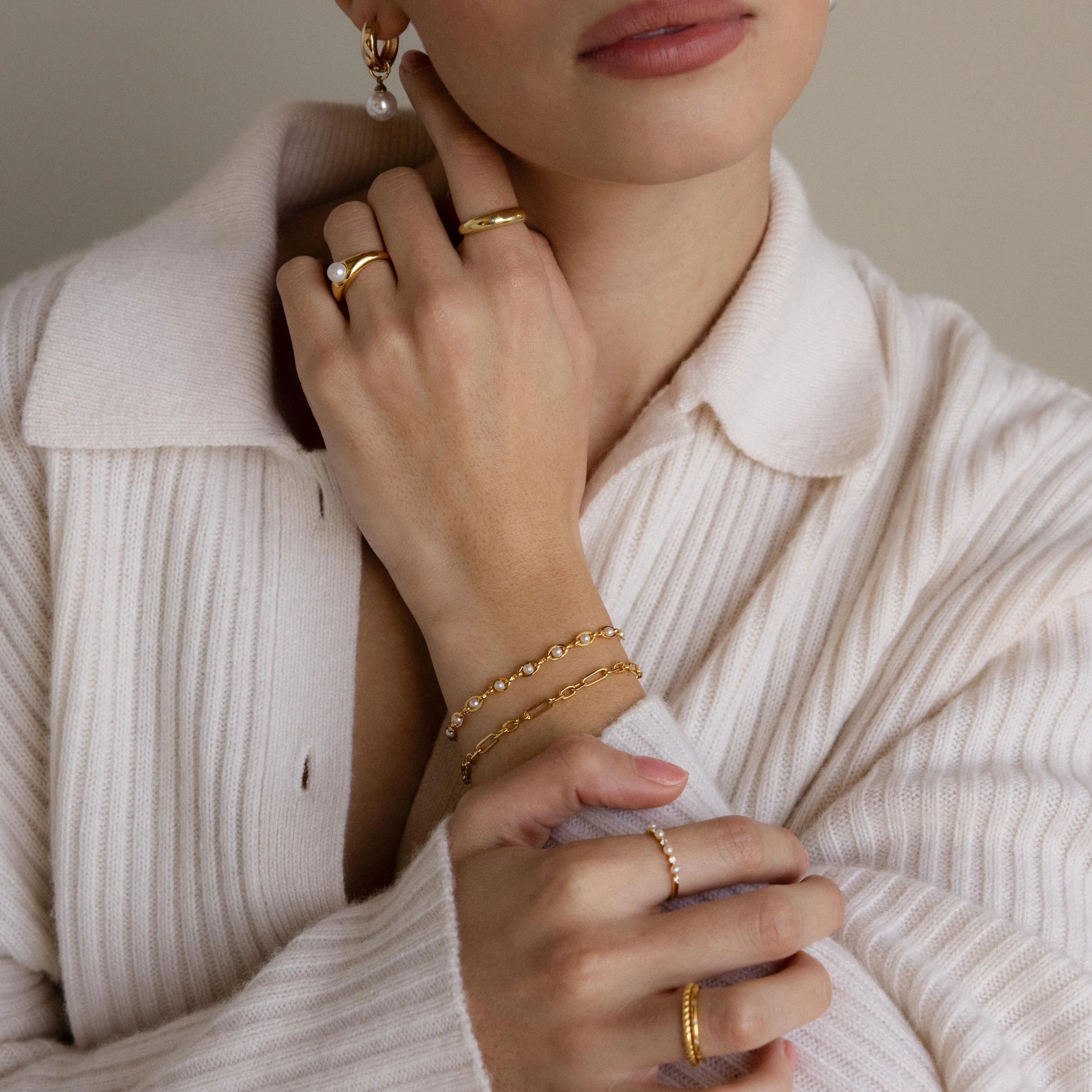 Eternity Pearl Bracelet in 18K Gold - Image 5