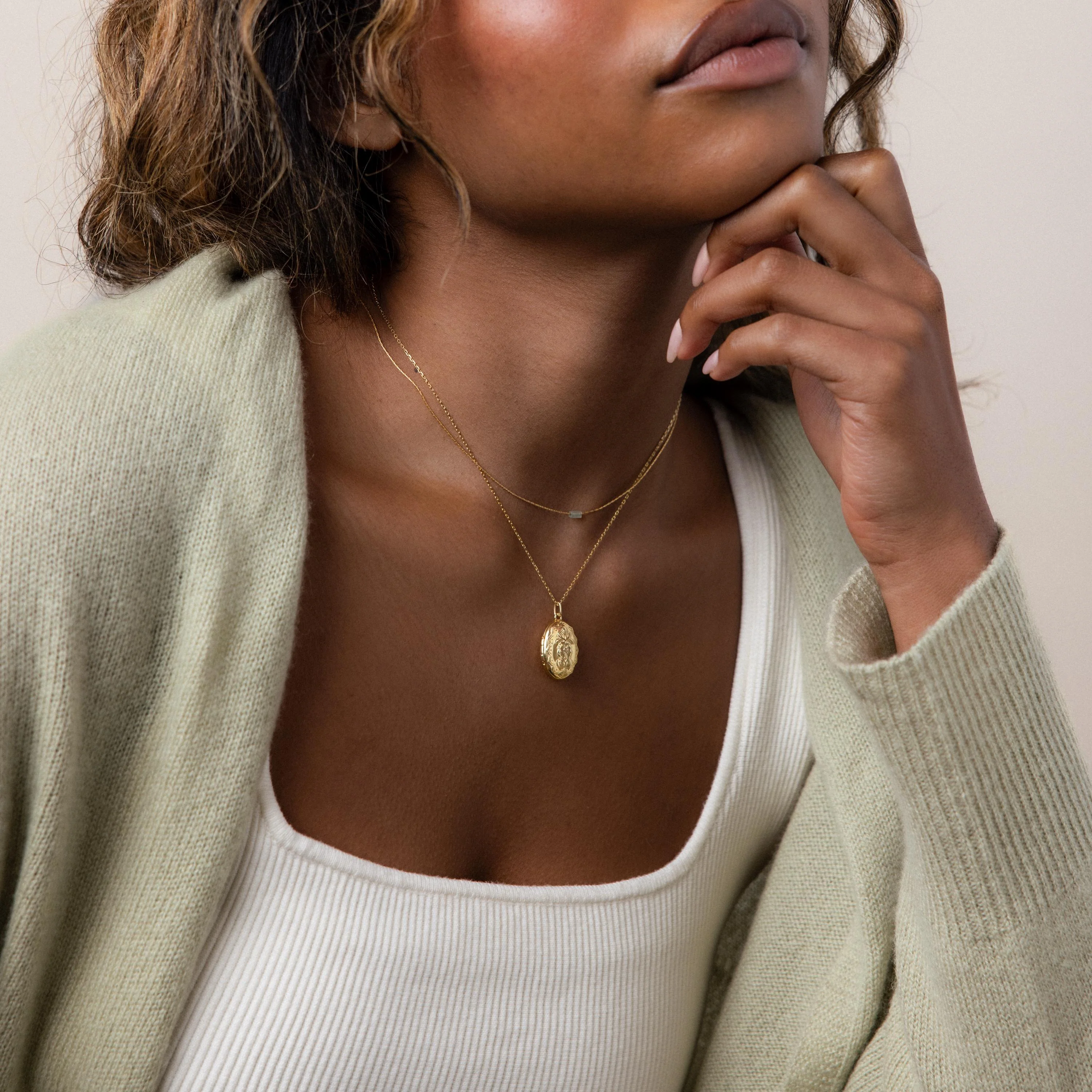 Floral Handwriting Locket Necklace in 18K Gold - Image 5