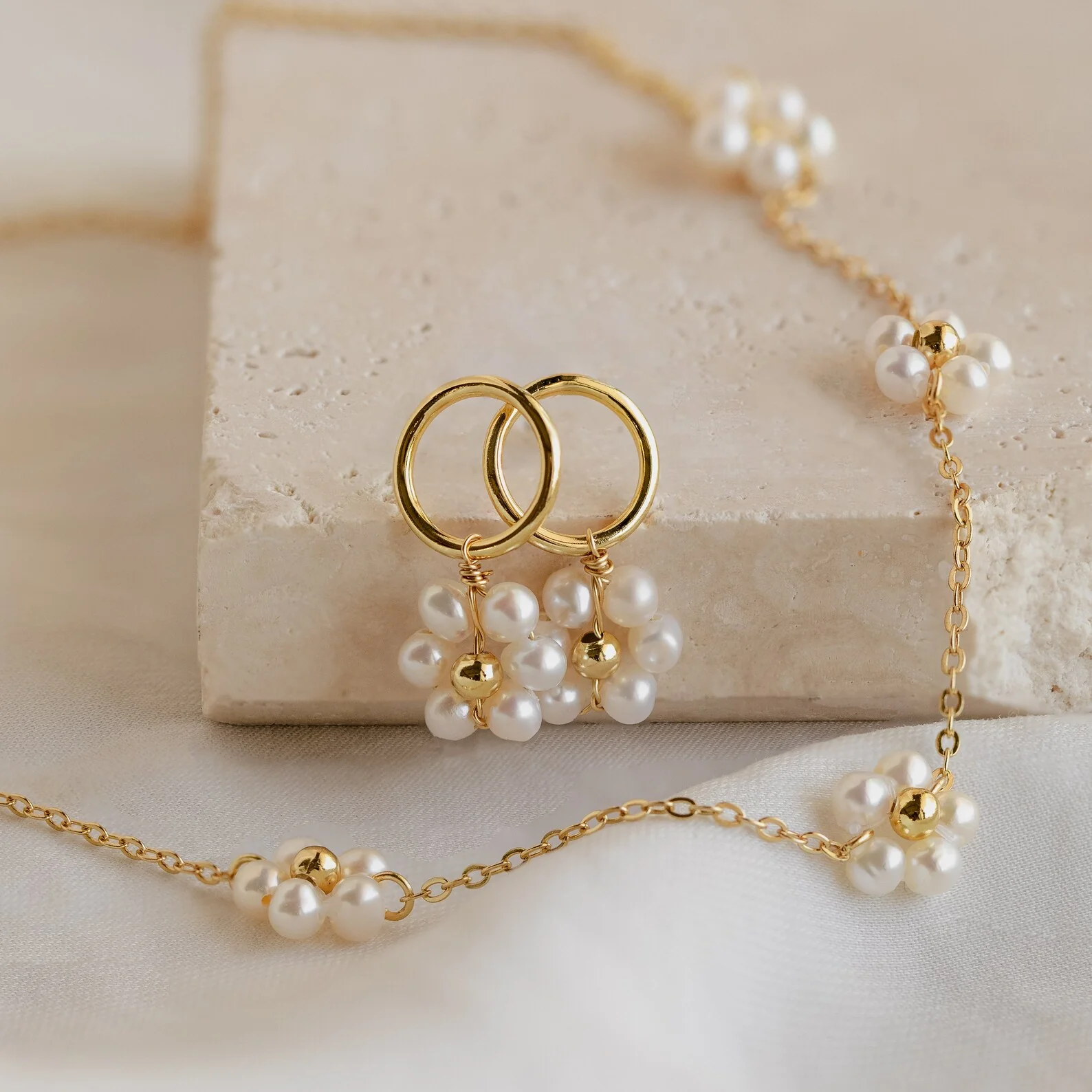 Flower Pearl Station Necklace in 18K Gold - Image 4