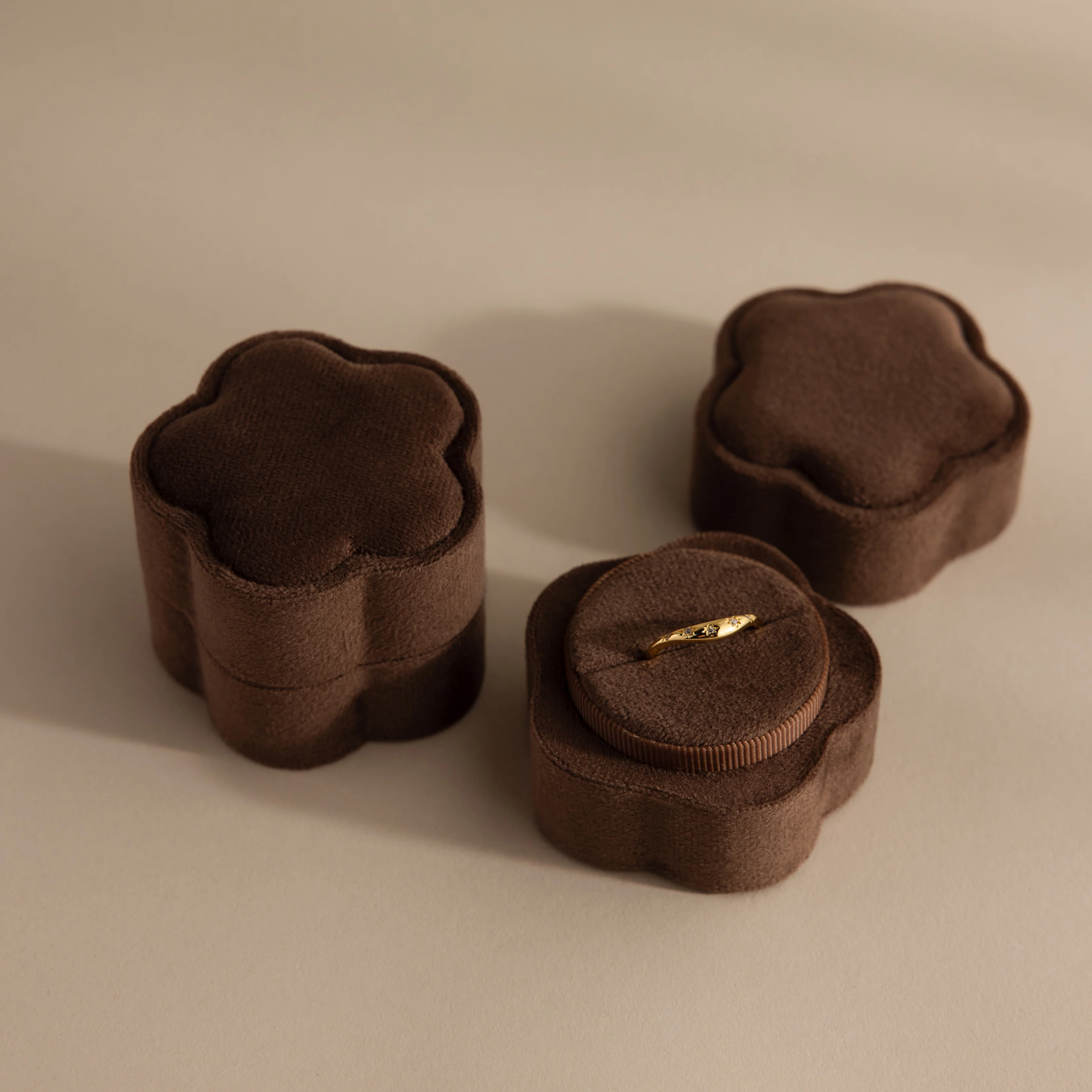 Flower Velvet Ring Box - Image 2
