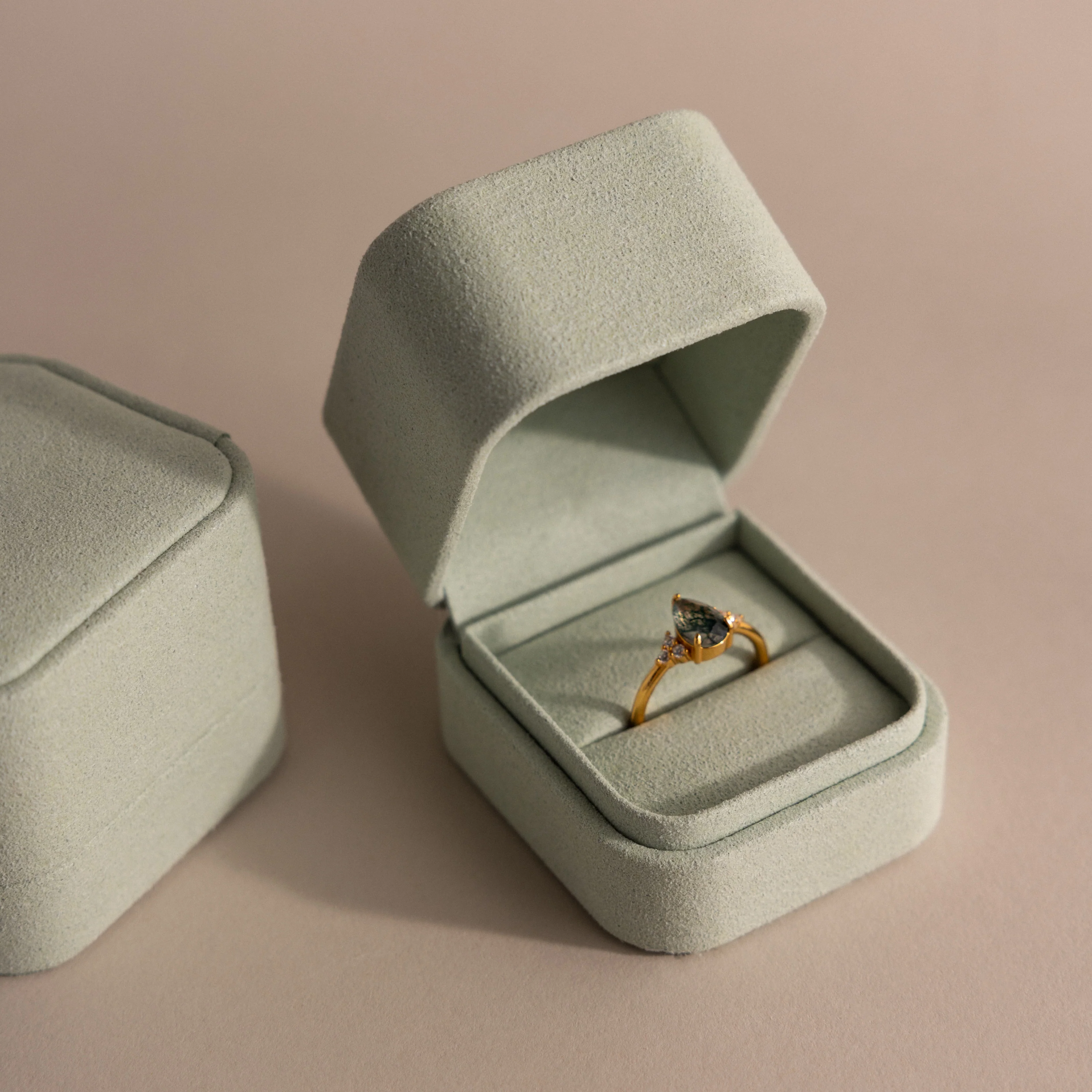 Green Suede Ring Box - Image 3