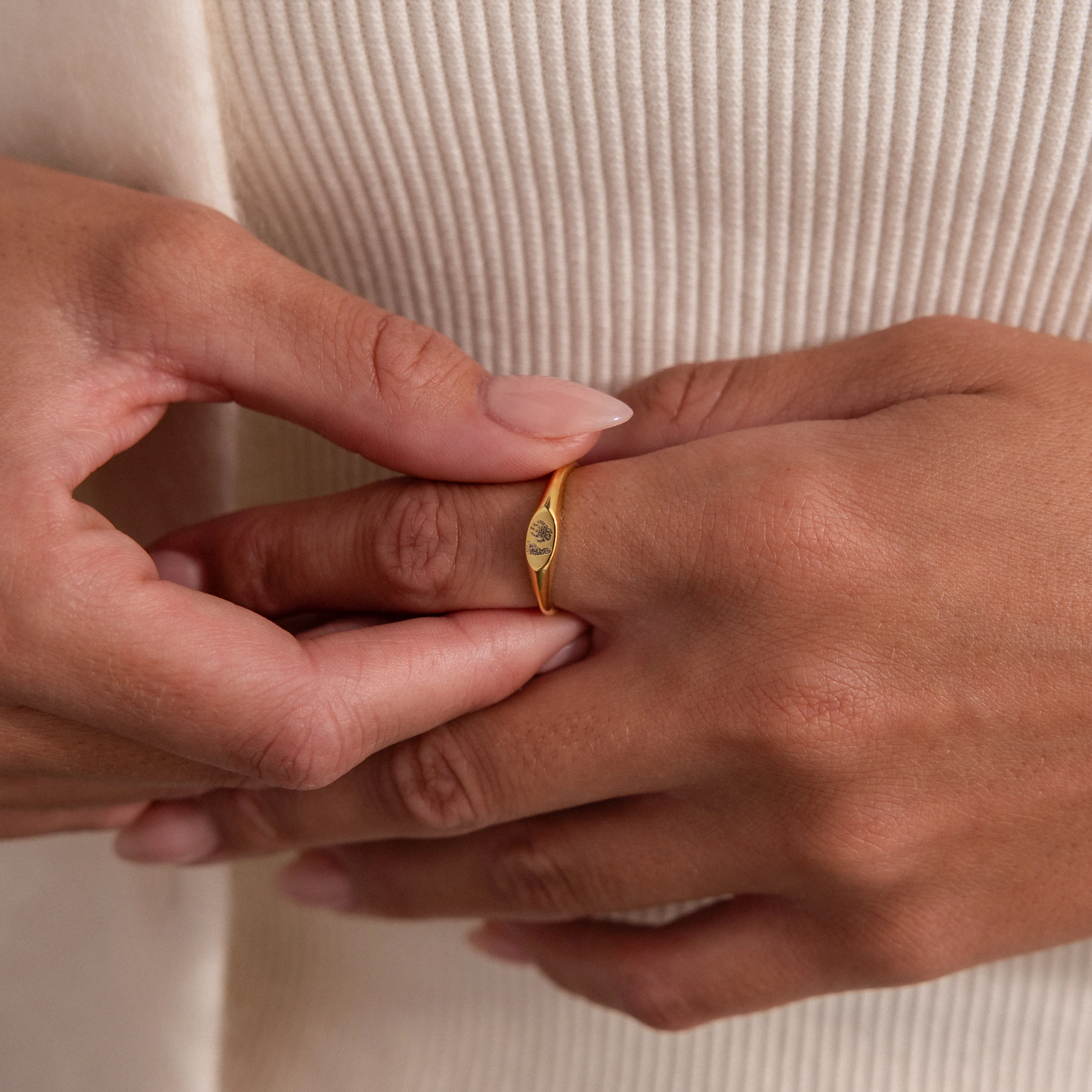 Hand & Footprint Signet Ring in 18K Gold - Image 4