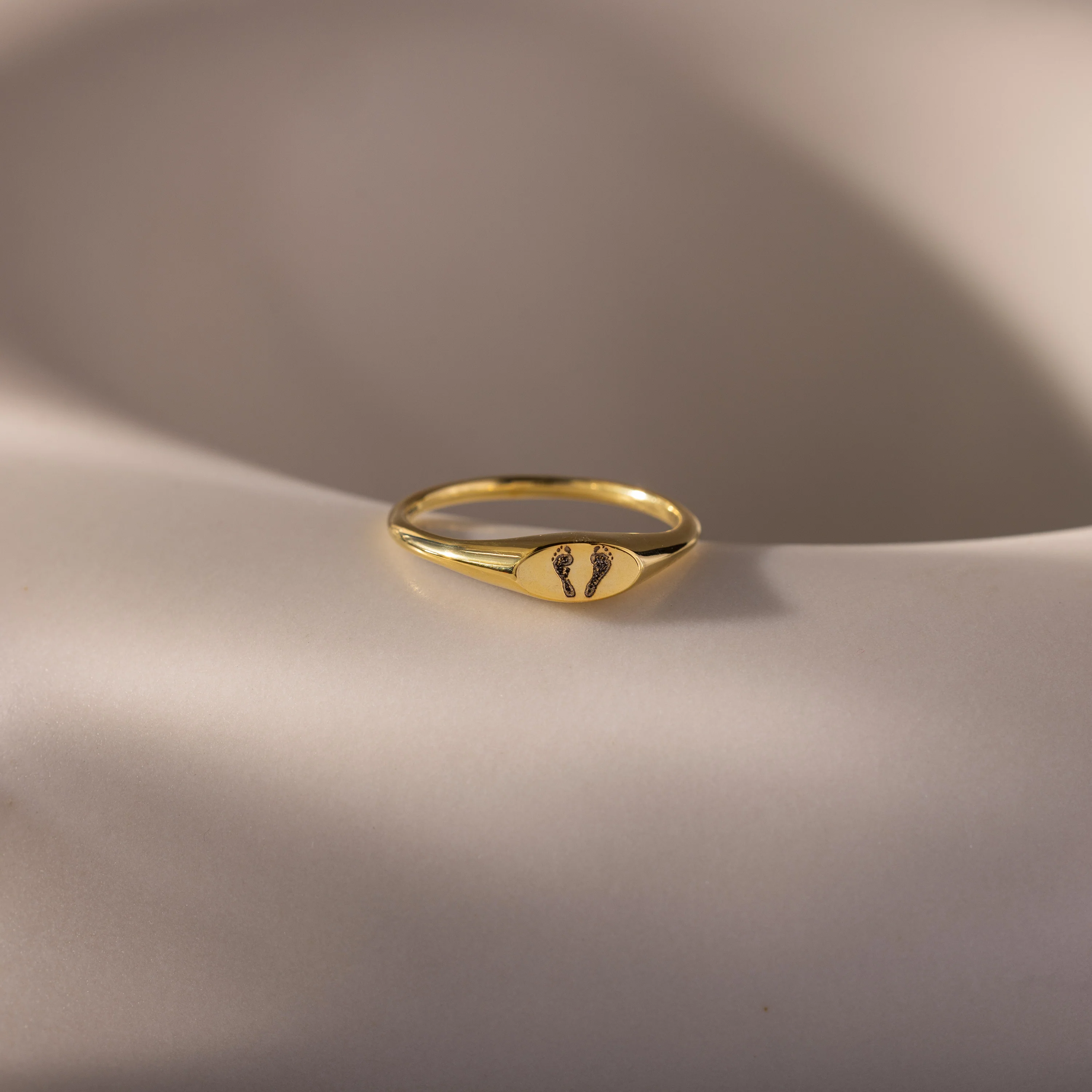 Hand & Footprint Signet Ring in 18K Gold - Image 5