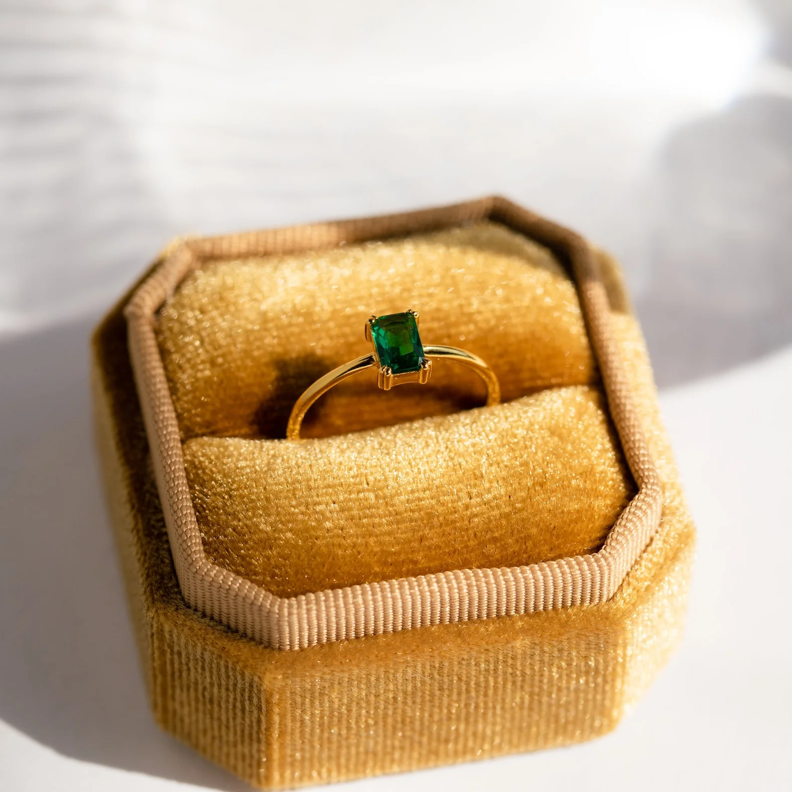 Harley Emerald Ring in 18K Gold - Image 3