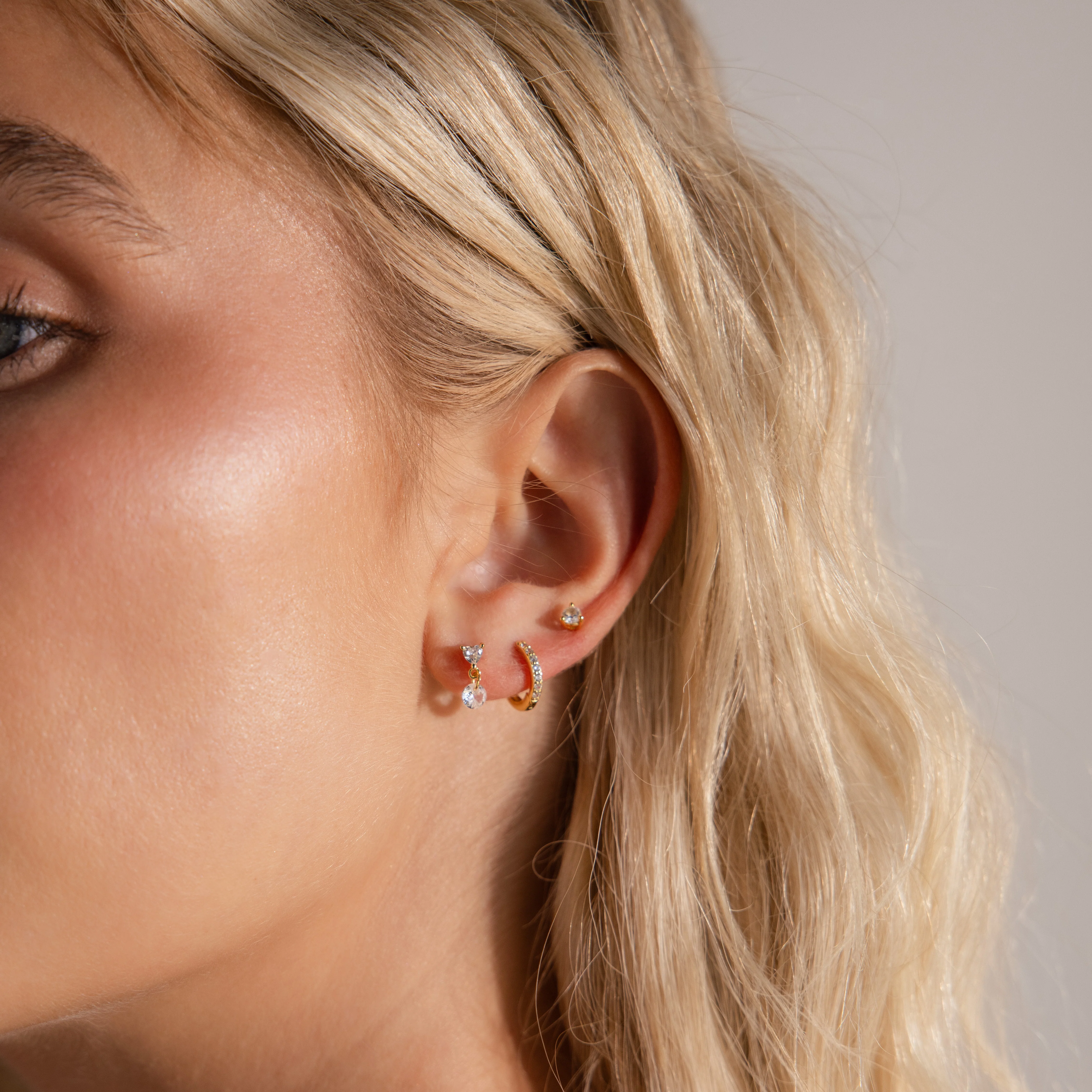 Heart Drop Flatback Studs in Silver - Image 4