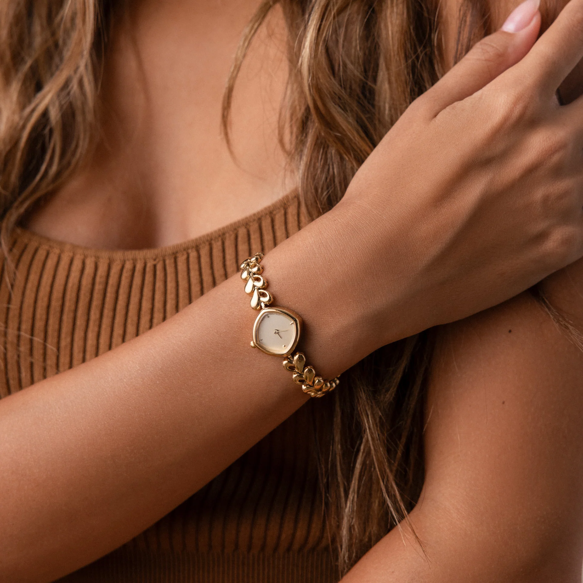 Heart Link Timepiece in 18K Gold - Image 2