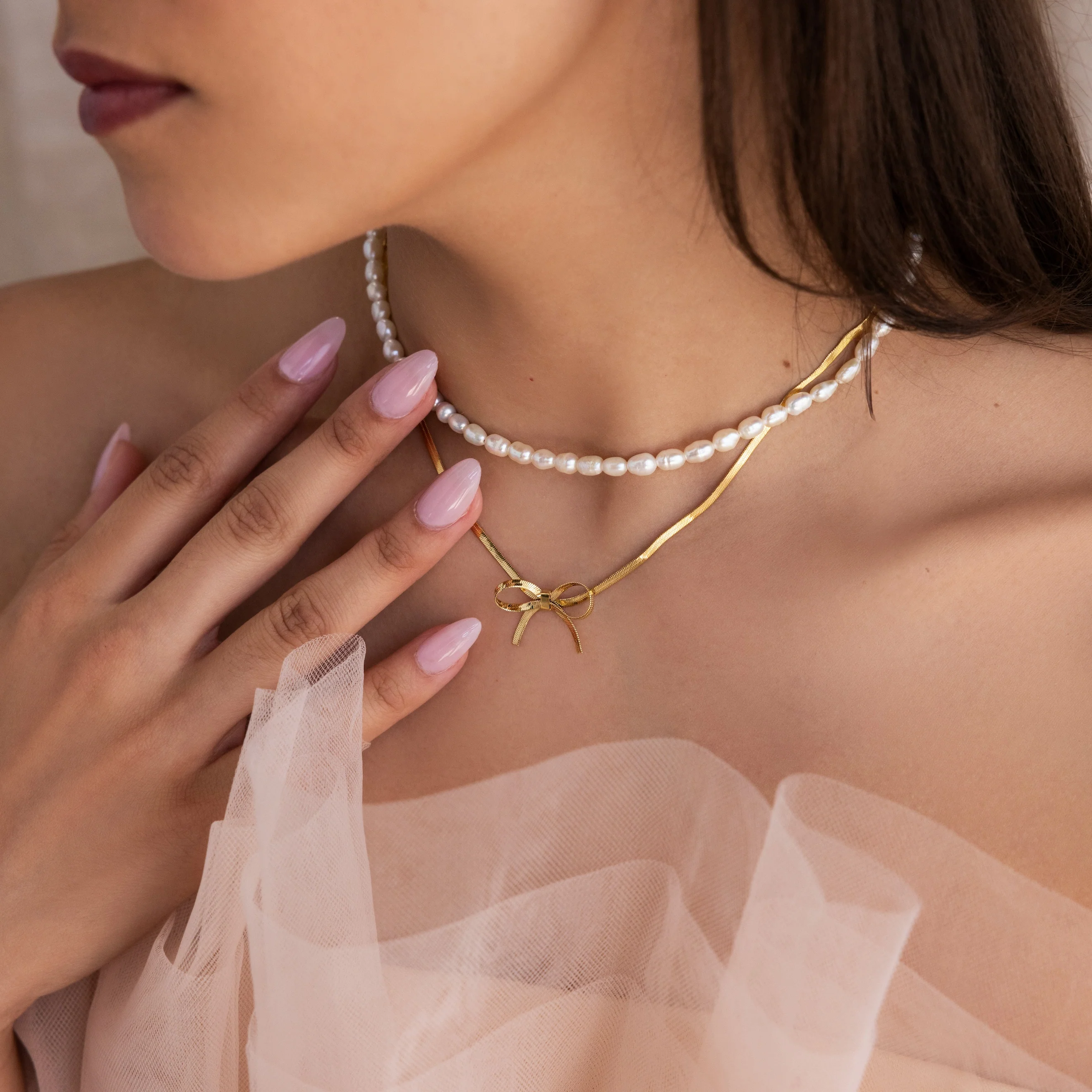 Herringbone Bow Necklace in 18K Gold - Image 7