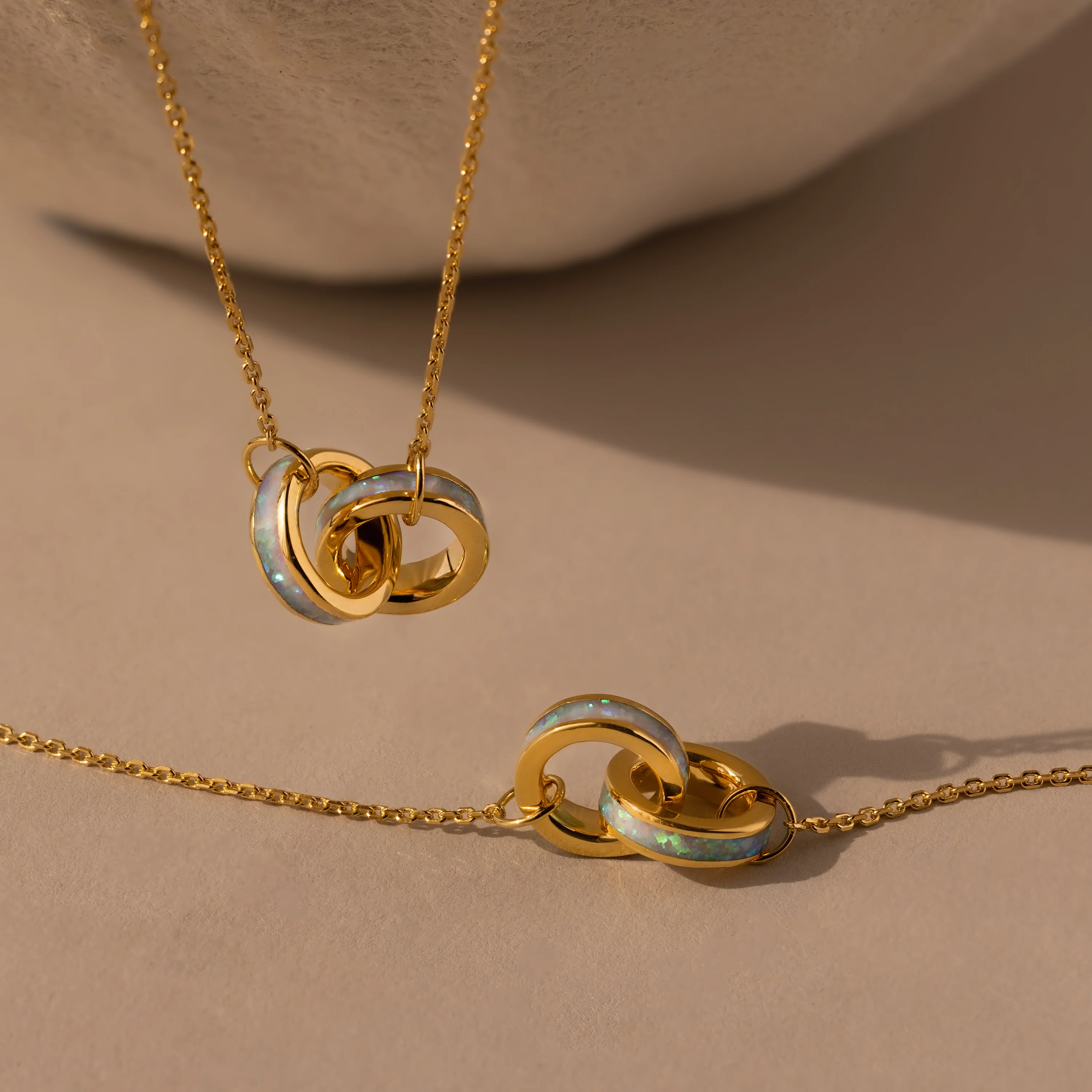 Interlocking Opal Inlay Necklace and Bracelet Set in 18K Gold - Image 3