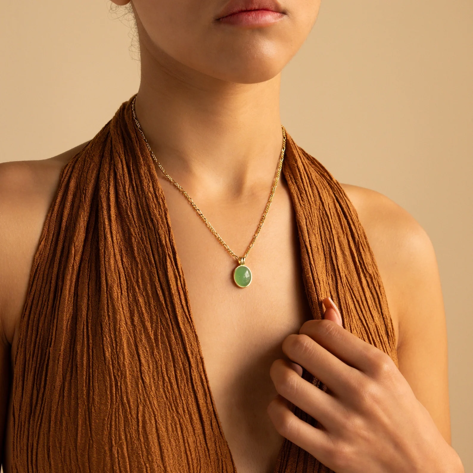 Jade Oval Pendant Necklace - Image 4