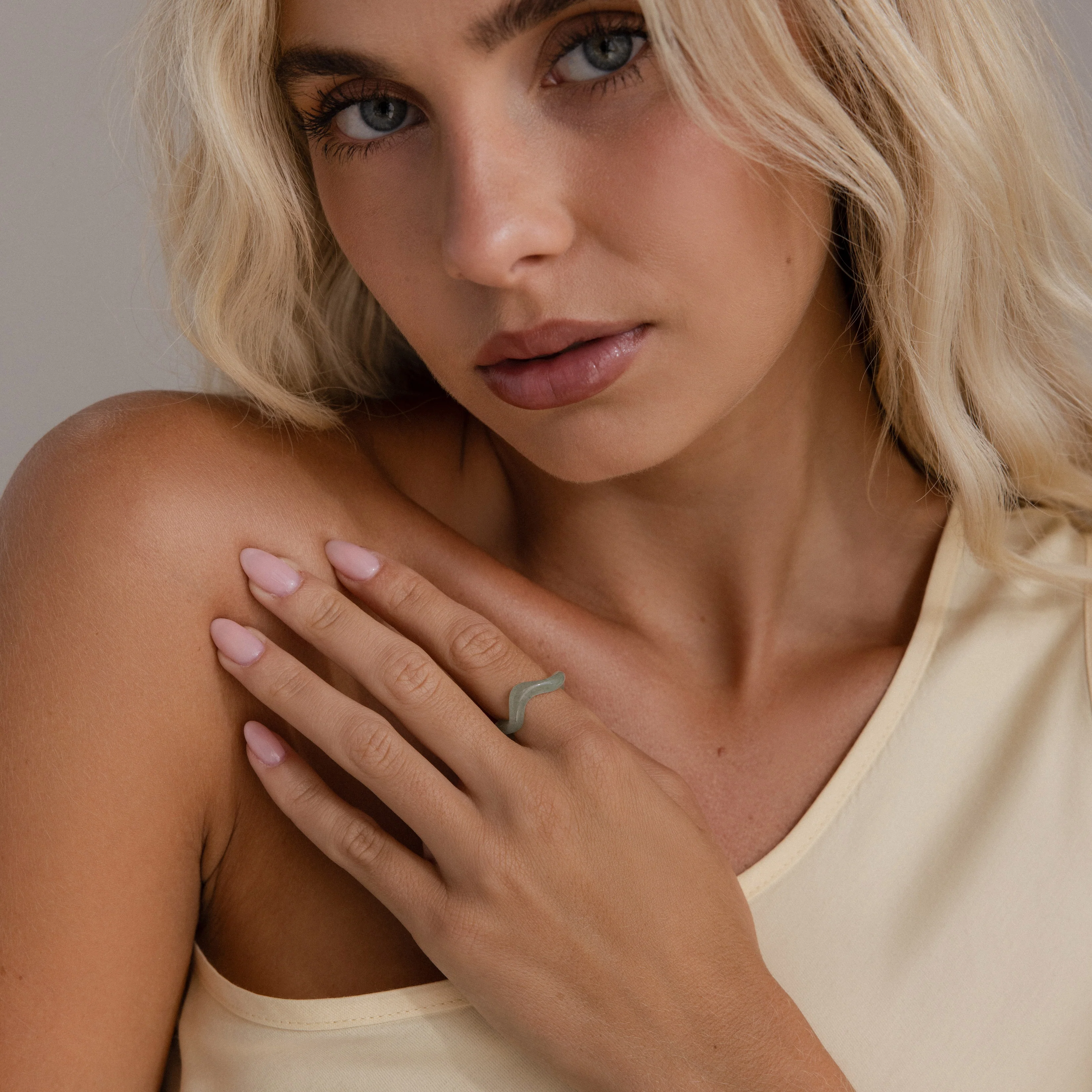 Jade Wave Ring - Image 6
